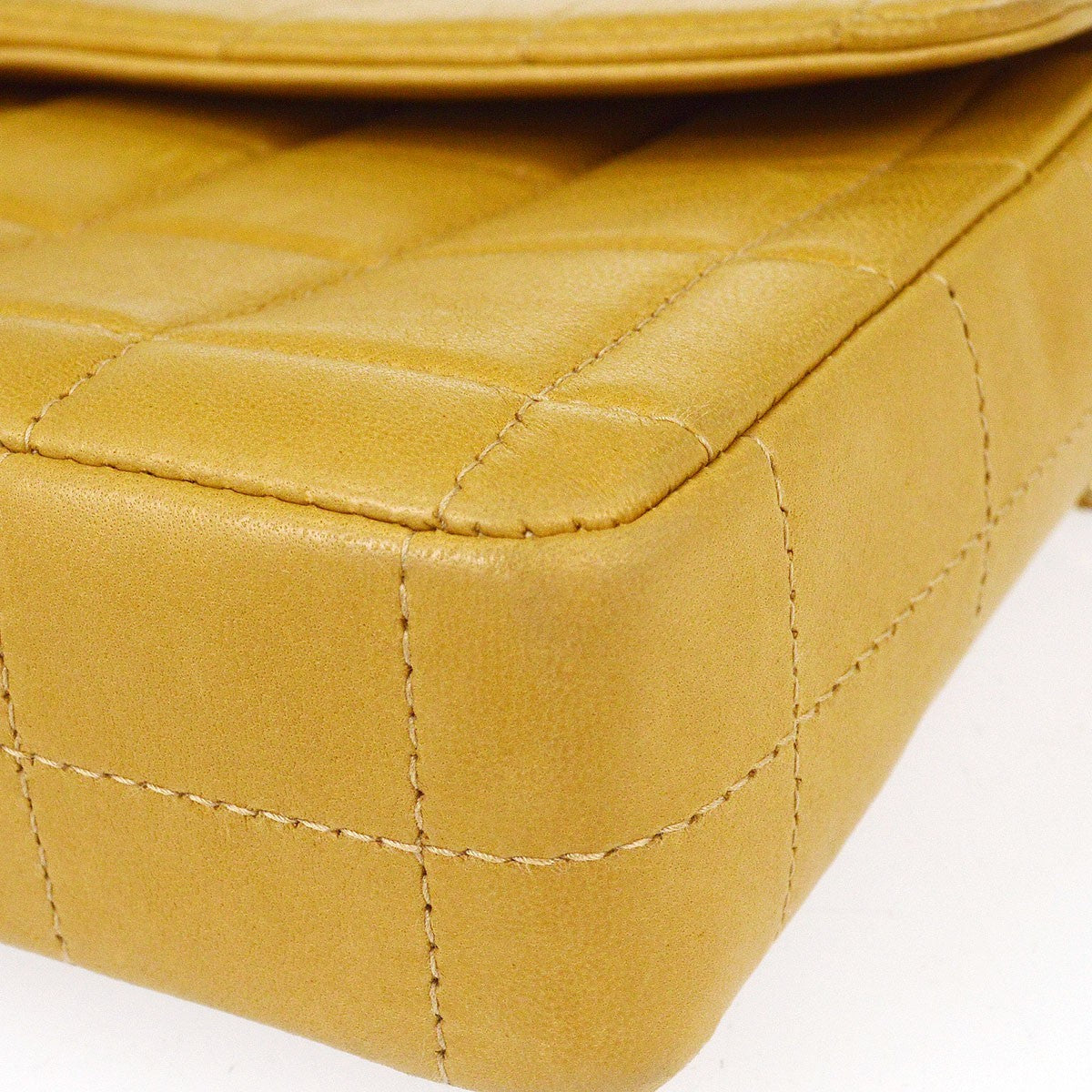 Chanel Chocolate Bar Flap Quilted Lambskin Beige Leather Handbag (Pre-Owned)