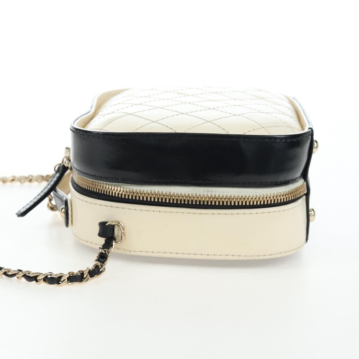Chanel Vanity Case Quilted Crumpled Calfskin White Leather Handbag (Pre-Owned)