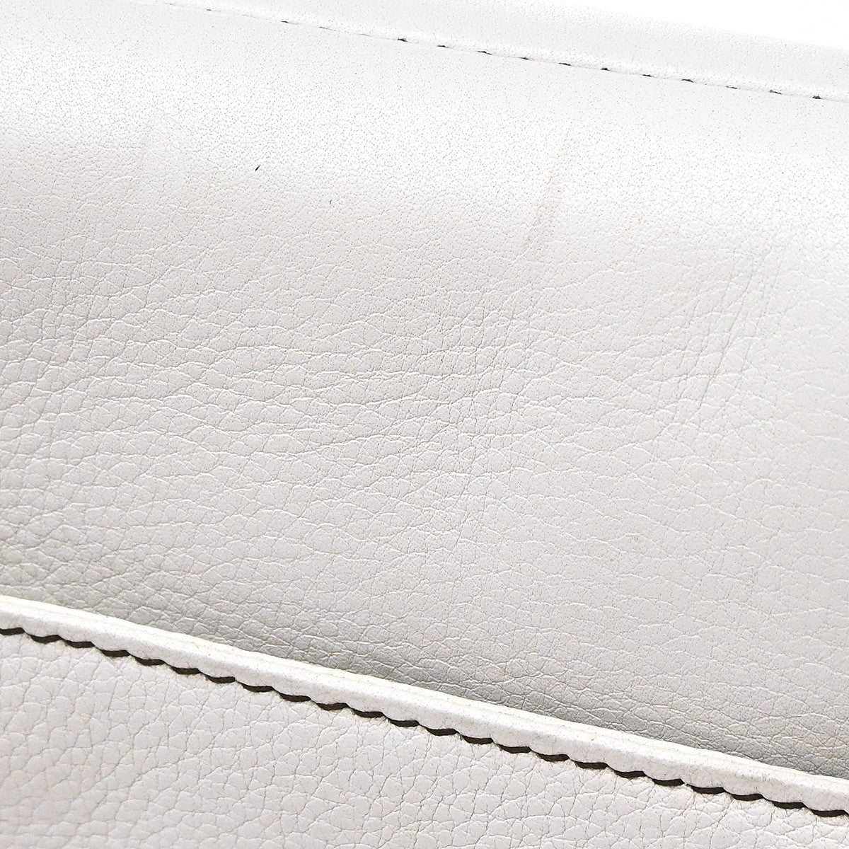 Christian Dior Vintage Saddle Leather White Leather Shoulder Bag Bag (Pre-Owned)