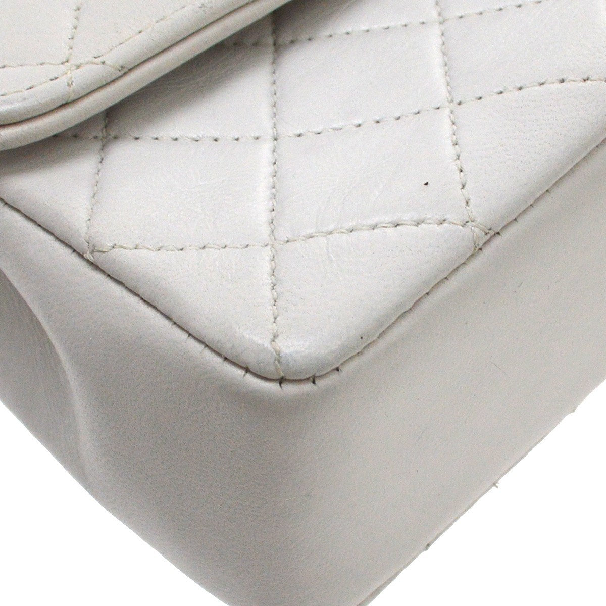 Chanel Vintage Full Flap Quilted Lambskin White Leather Shoulder Bag Bag (Pre-Owned)