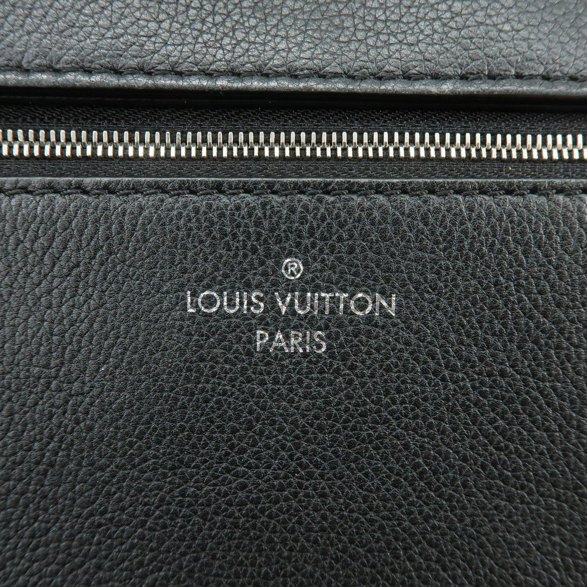 Louis Vuitton Lockme Ever Leather Black Leather Handbag (Pre-Owned)