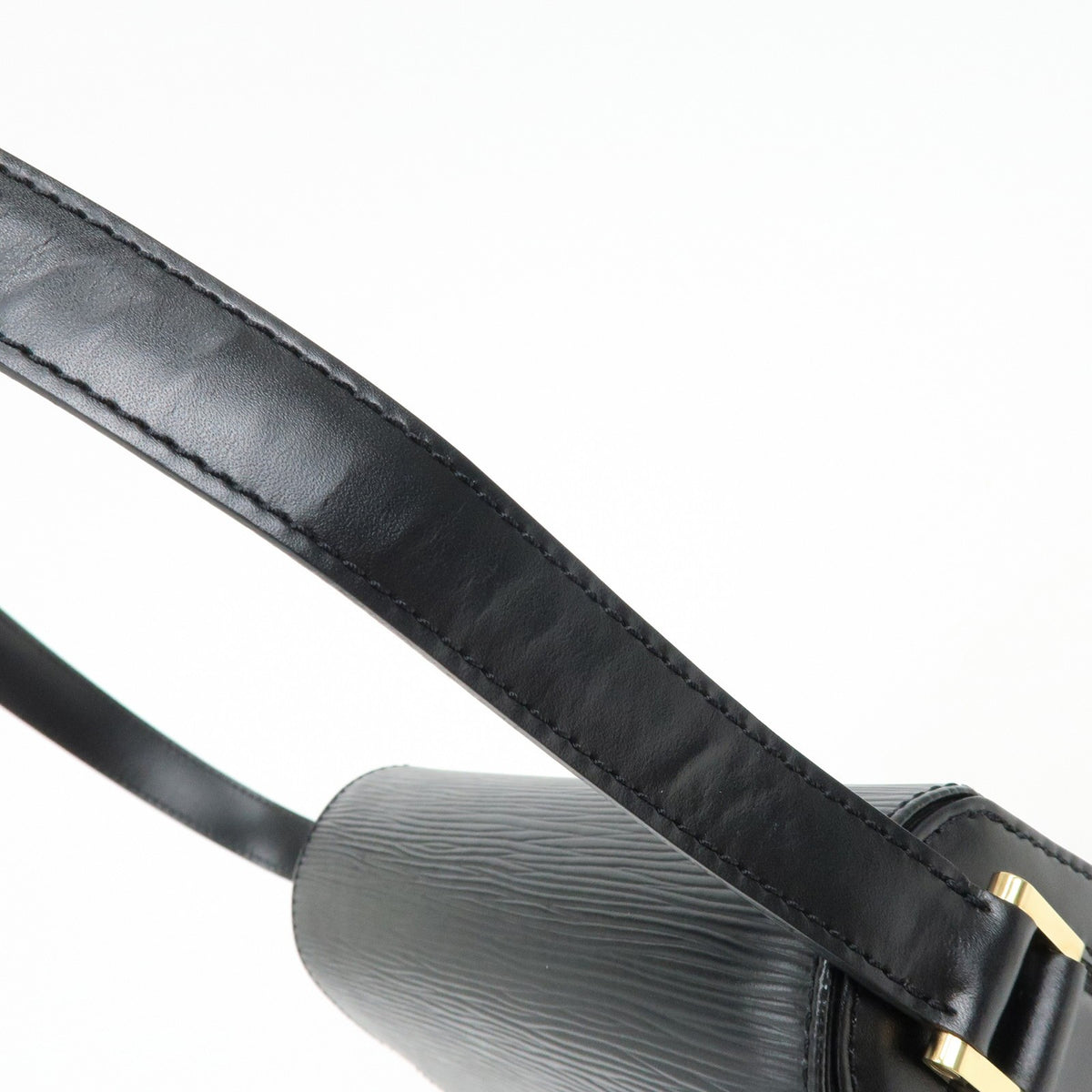 Louis Vuitton Buci Epi Leather Black Leather Handbag (Pre-Owned)