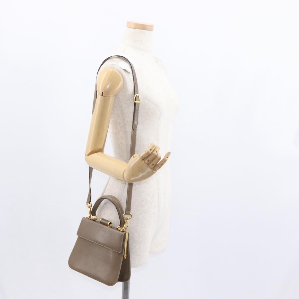 Salvatore Ferragamo Gancini Leather Beige Leather Handbag (Pre-Owned)