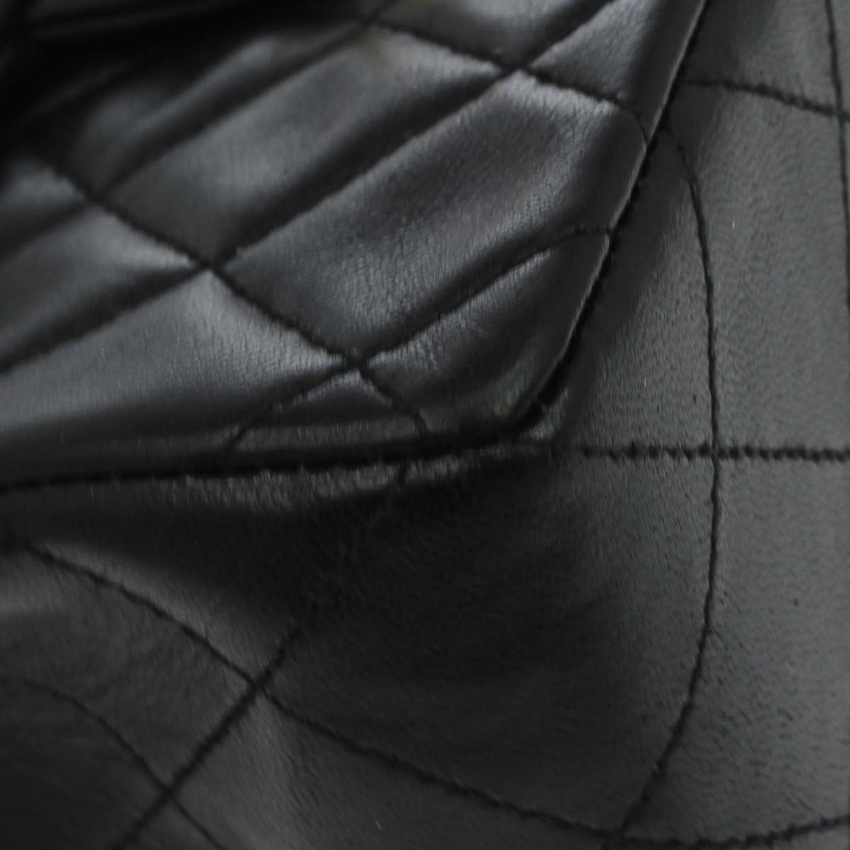 Chanel Vintage Square Classic Single Flap Quilted Lambskin Black Leather Handbag (Pre-Owned)