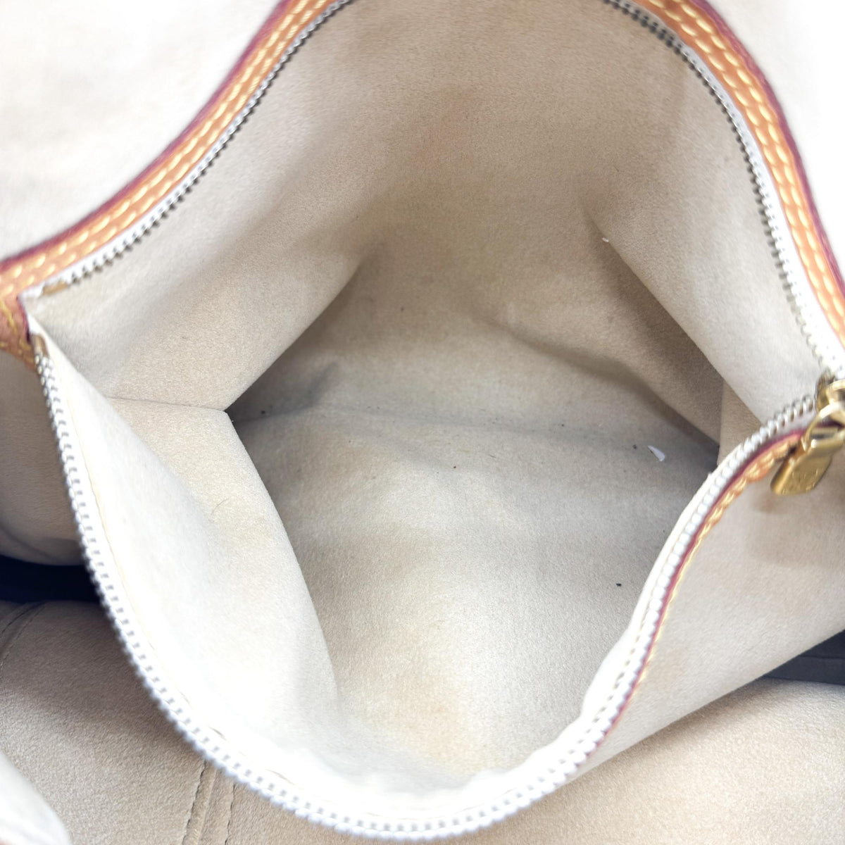 Louis Vuitton Hampstead Damier Ebene White Canvas Tote Bag Bag (Pre-Owned)
