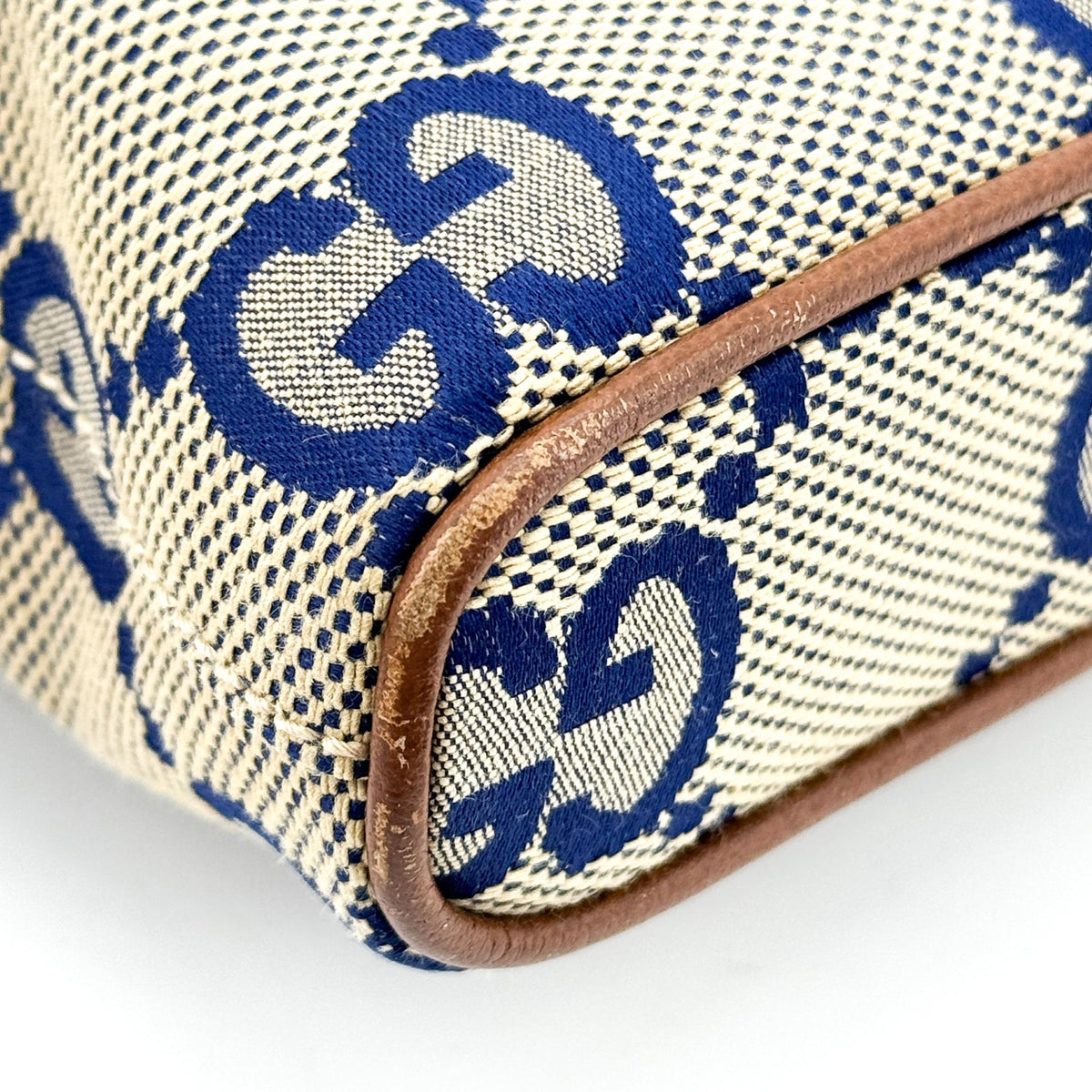 Gucci Zip Messenger Jumbo Gg Canvas Brown Canvas Handbag (Pre-Owned)