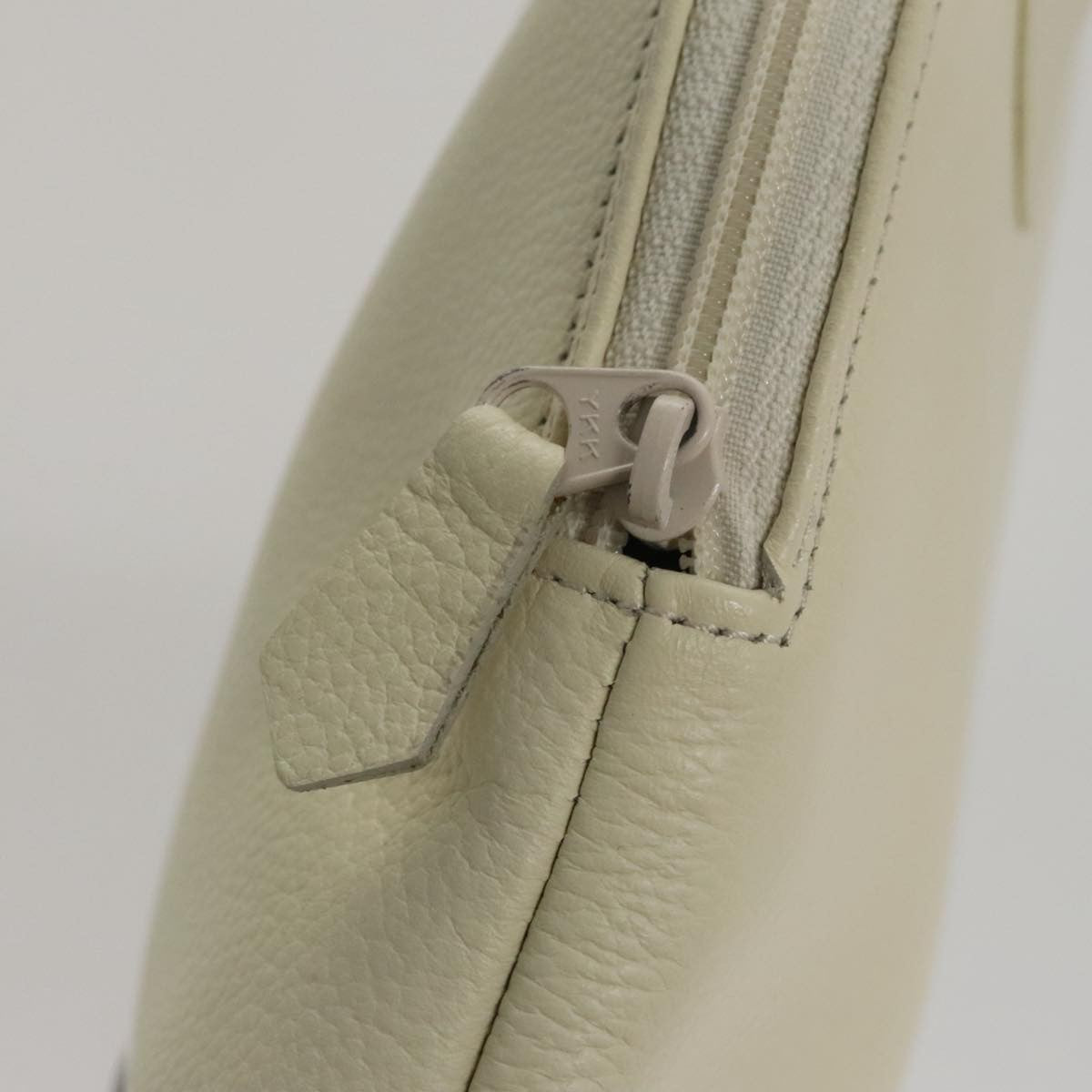 Saint Laurent Vintage Leather White Leather Handbag (Pre-Owned)