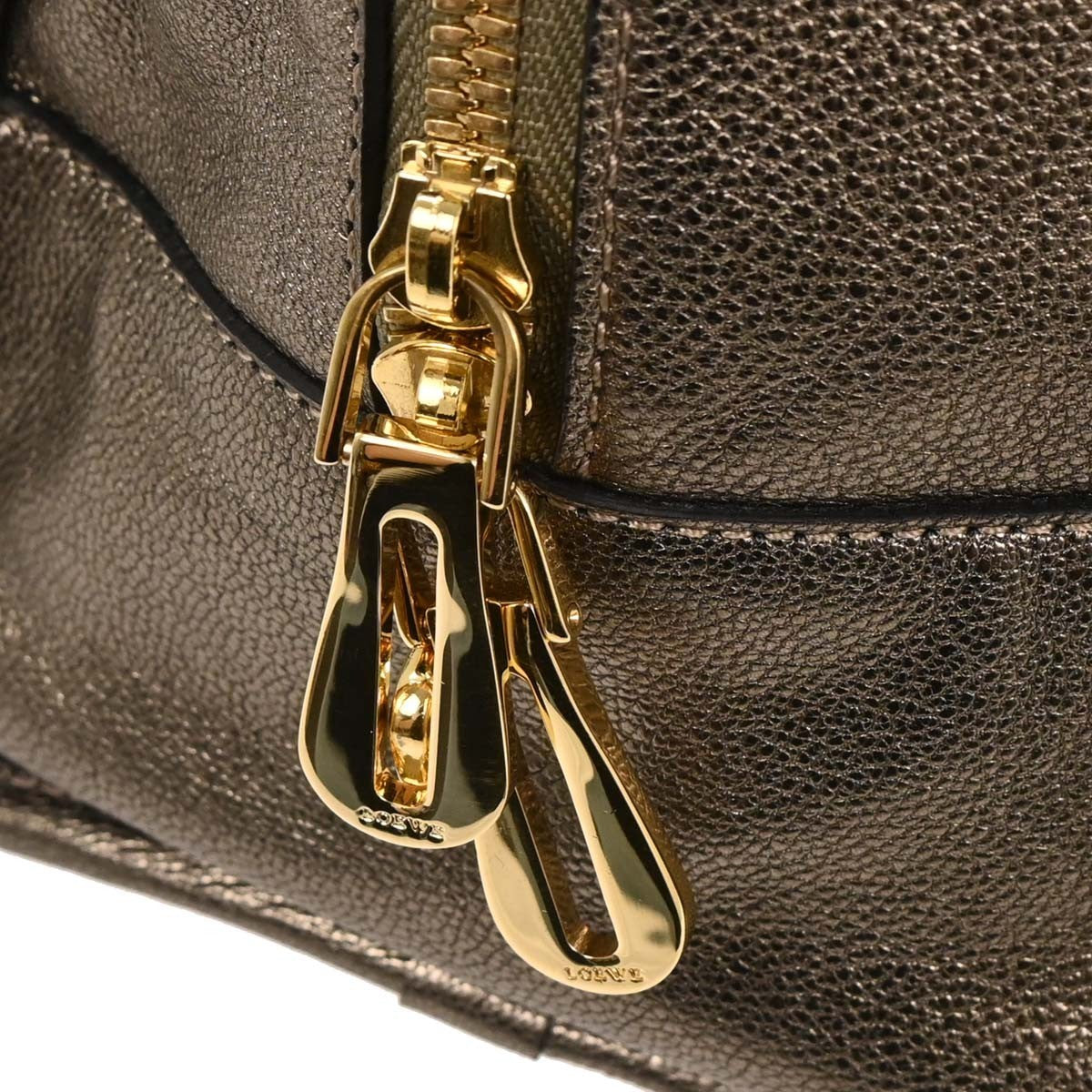 Loewe Amazona Leather Gold Leather Handbag (Pre-Owned)