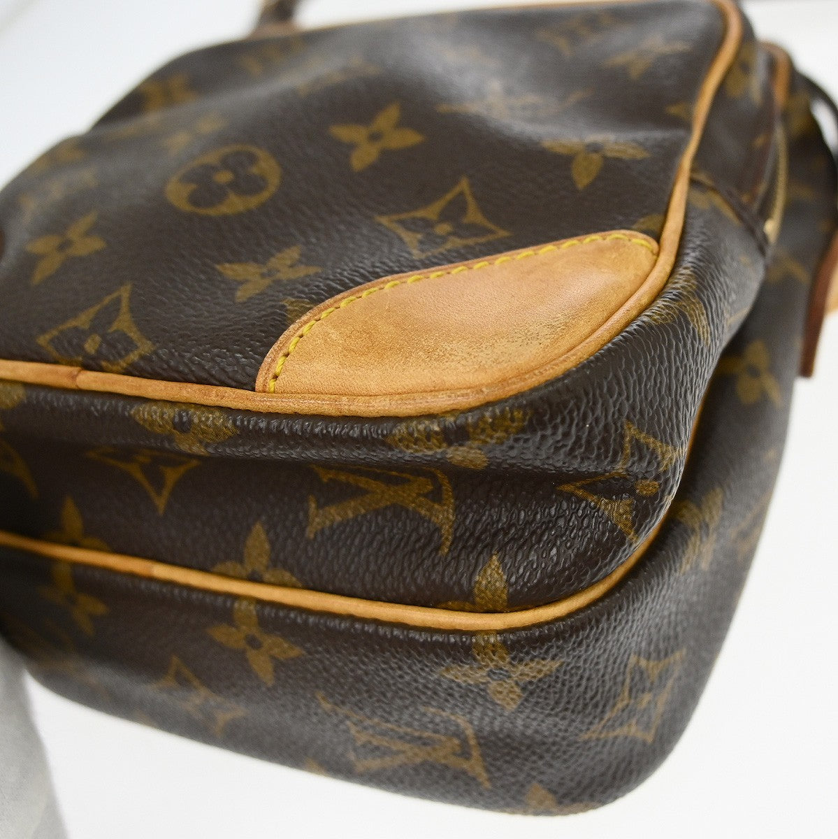 Louis Vuitton Amazone Monogram Canvas Brown Canvas Shoulder Bag Bag (Pre-Owned)