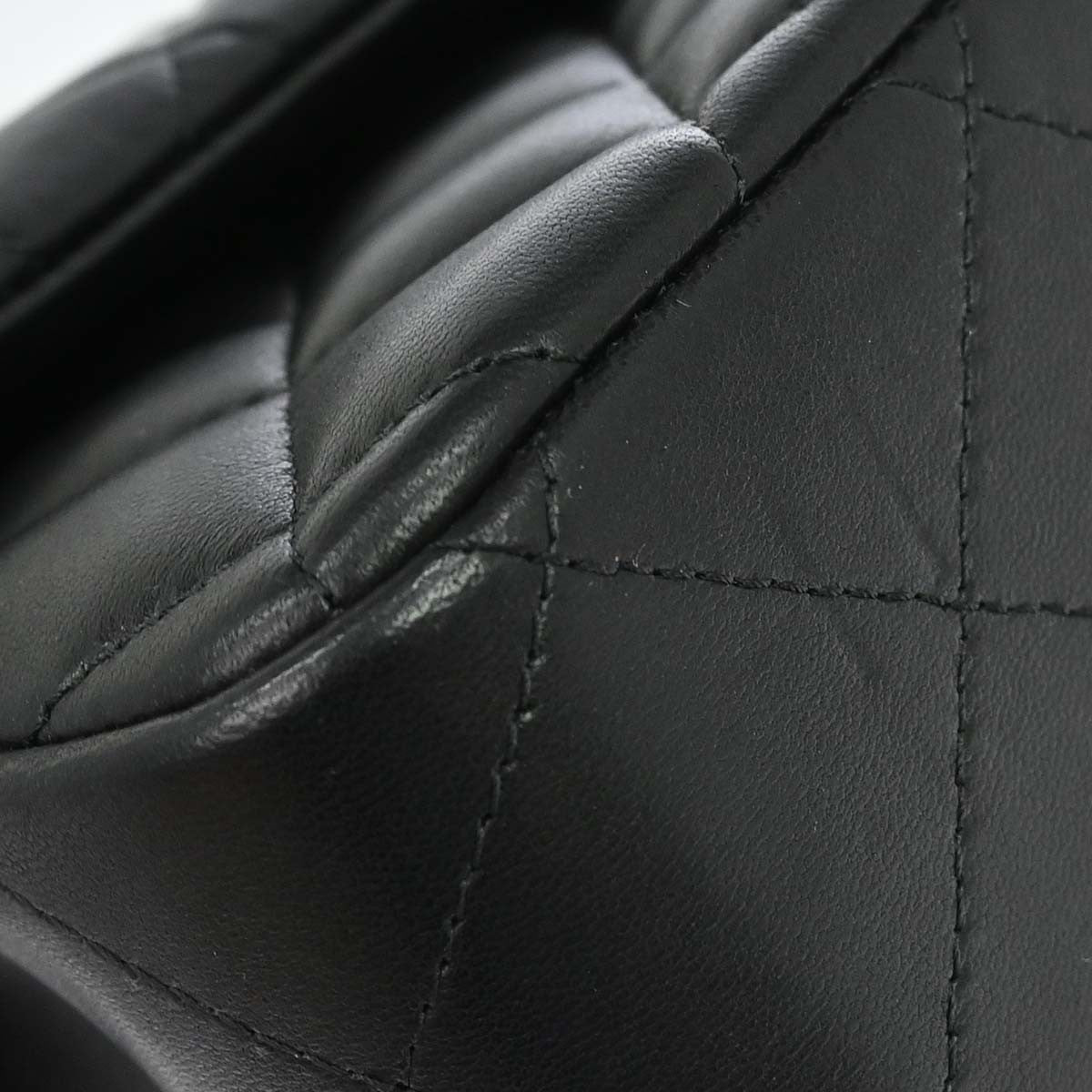 Chanel Vintage Classic Double Flap Quilted Lambskin Black Leather Handbag (Pre-Owned)
