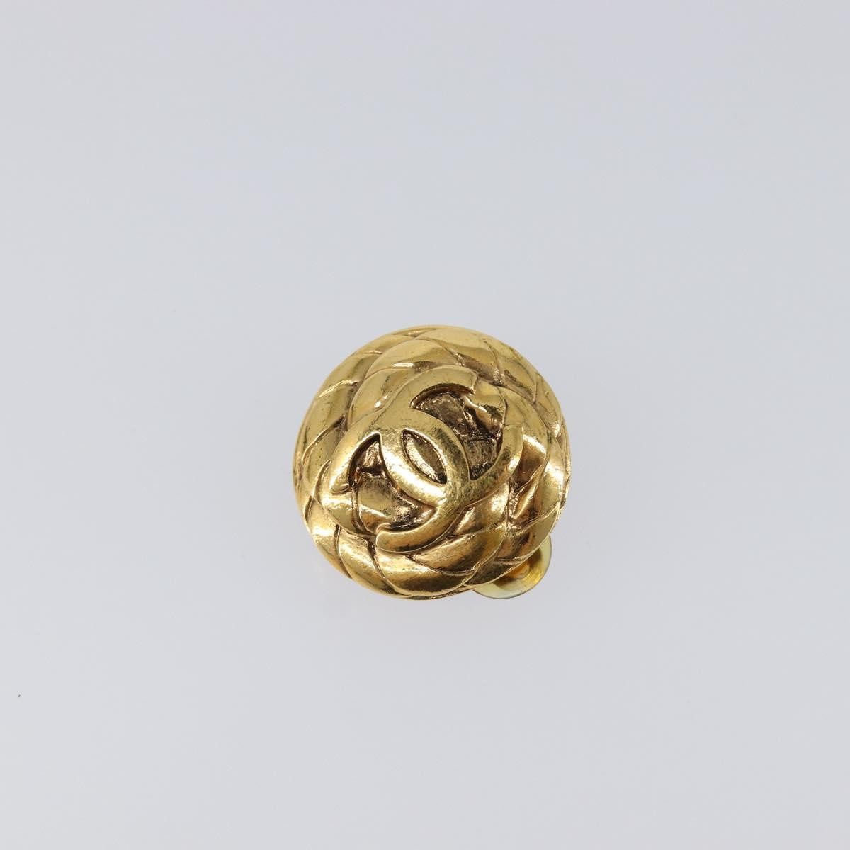 Chanel Vintage Round Cc Clip-On Metal Gold Metal Earrings Jewelry (Pre-Owned)