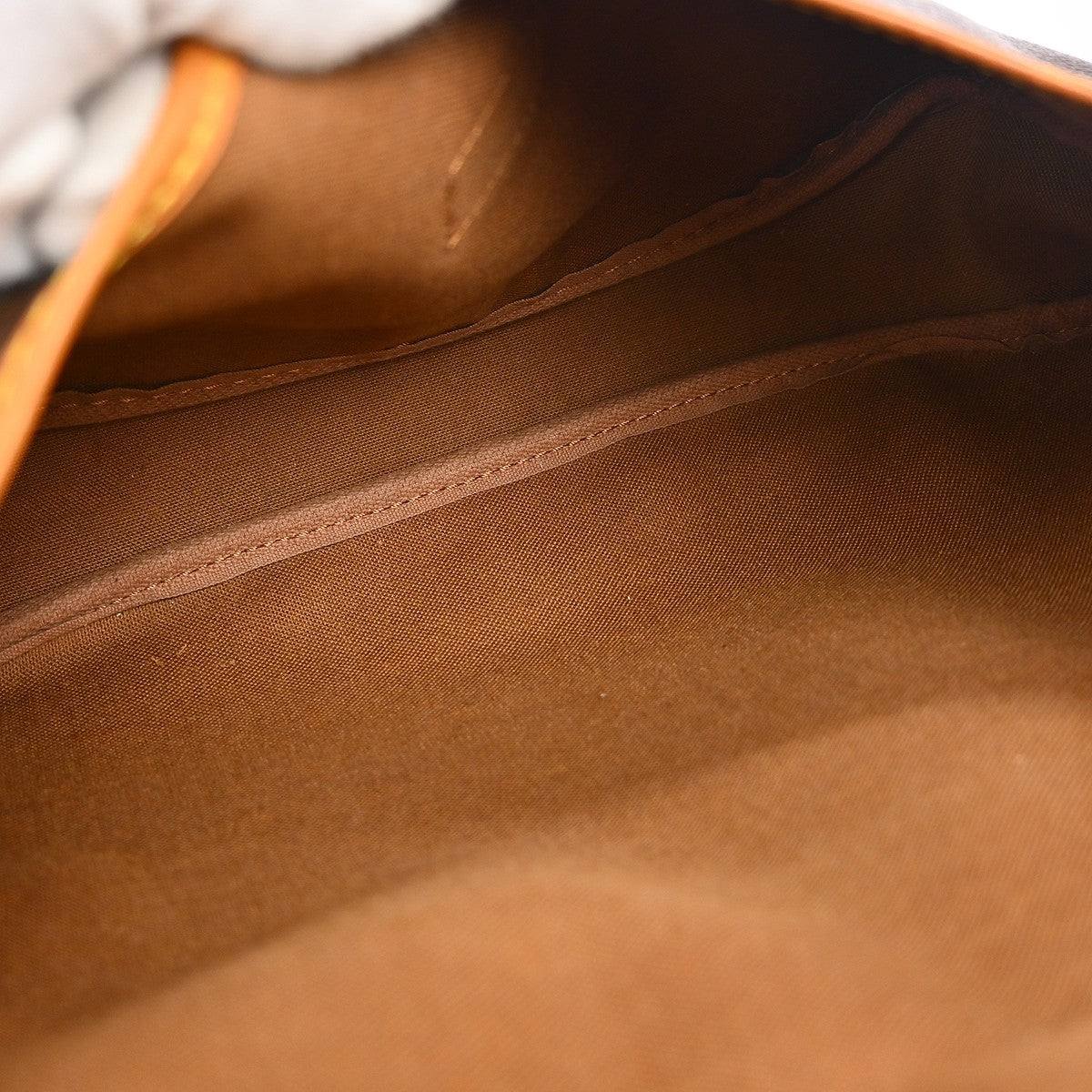 Louis Vuitton Saumur Monogram Brown Canvas Shoulder Bag Bag (Pre-Owned)