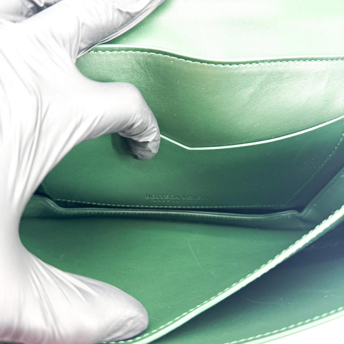 Bottega Veneta Mount Leather Green Leather Shoulder Bag Bag (Pre-Owned)