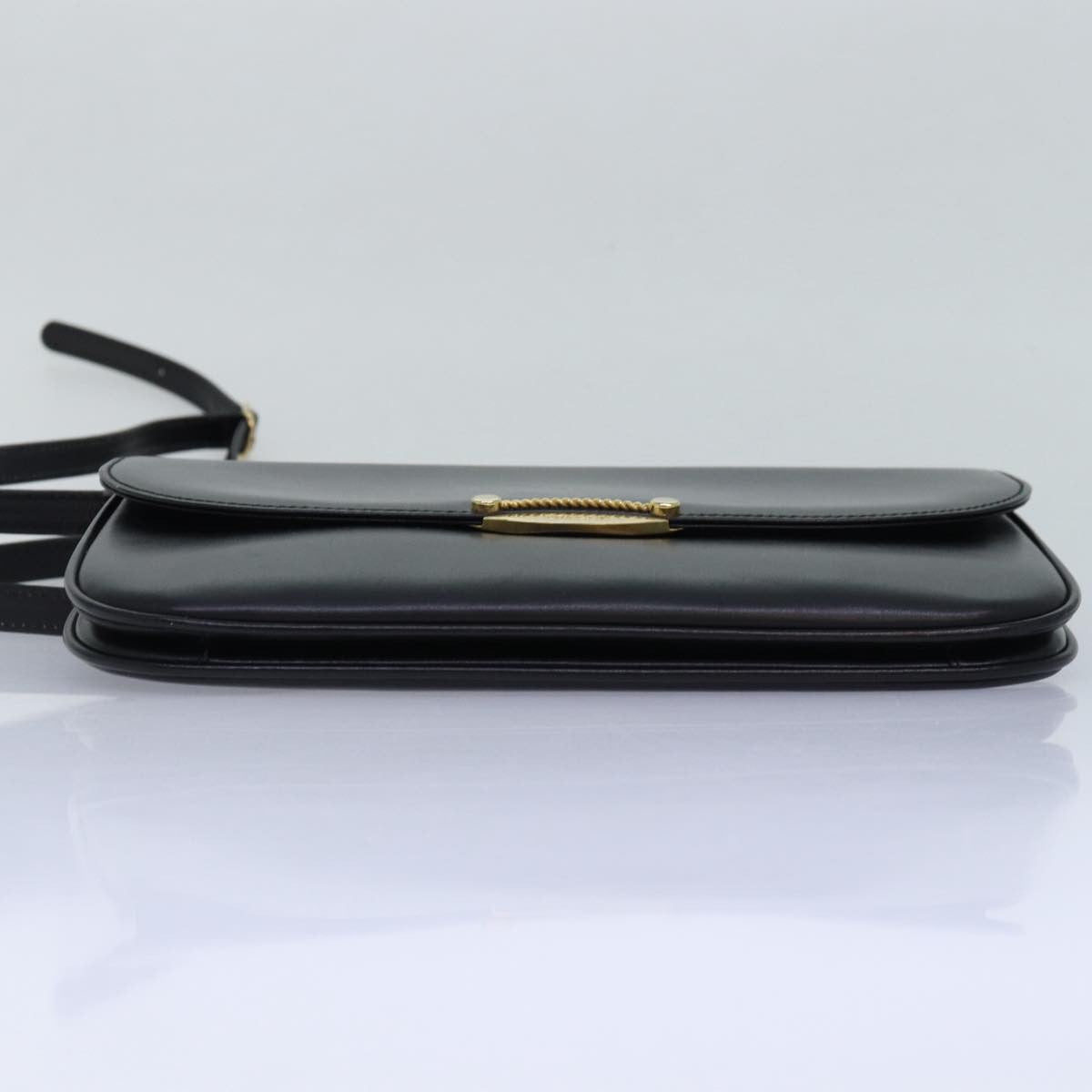 Bally Vintage Leather Black Leather Shoulder Bag Bag (Pre-Owned)