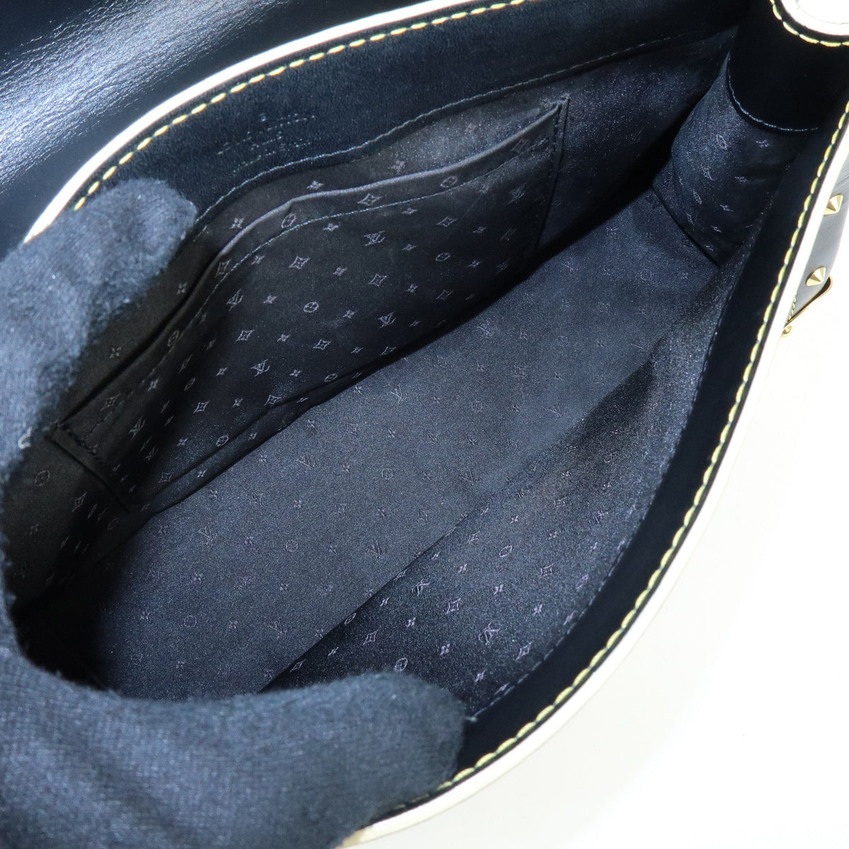 Louis Vuitton Suhali Le Talentueux Leather Black Leather Handbag (Pre-Owned)