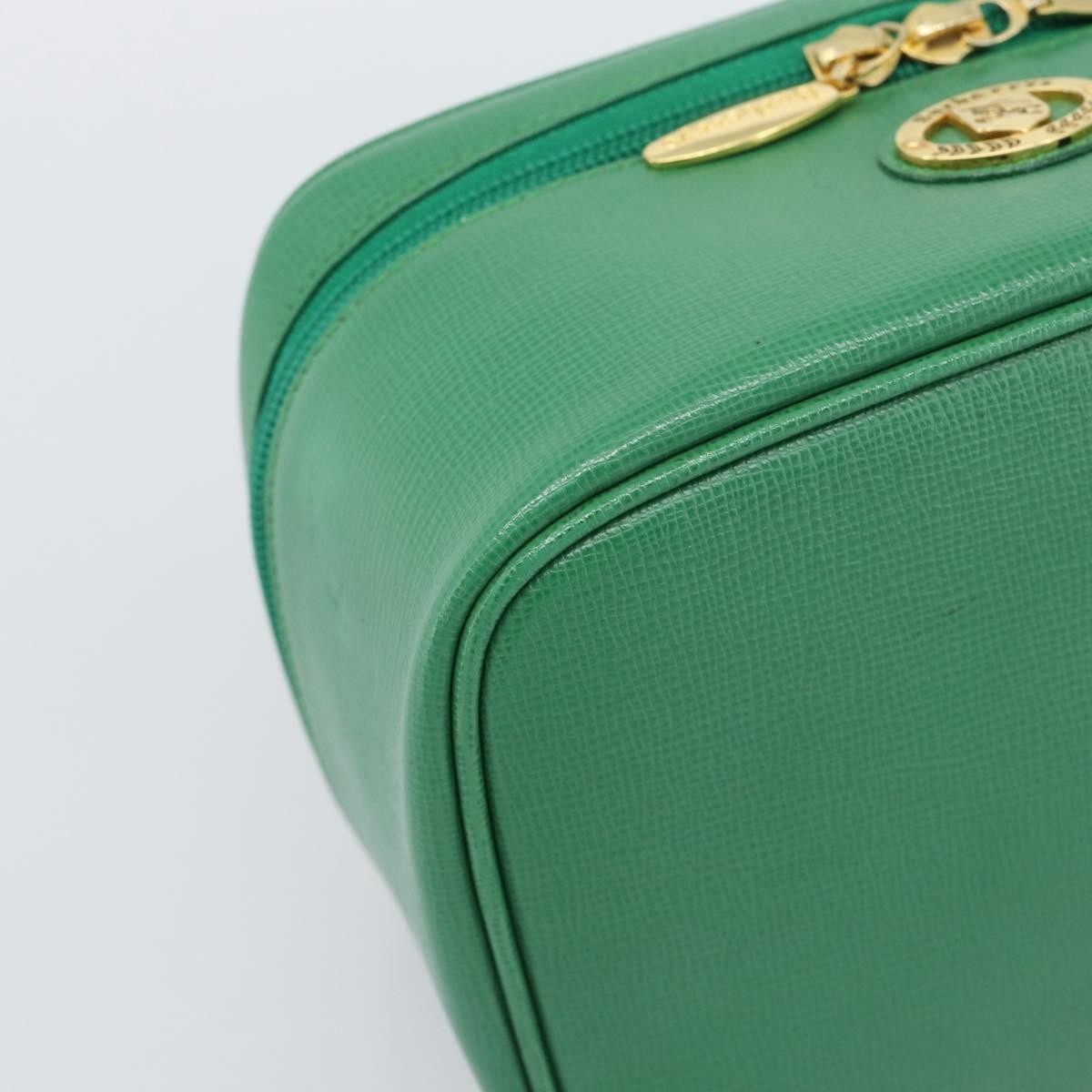 Burberry Vanity Leather Green Leather Clutche & Pouche Bag (Pre-Owned)