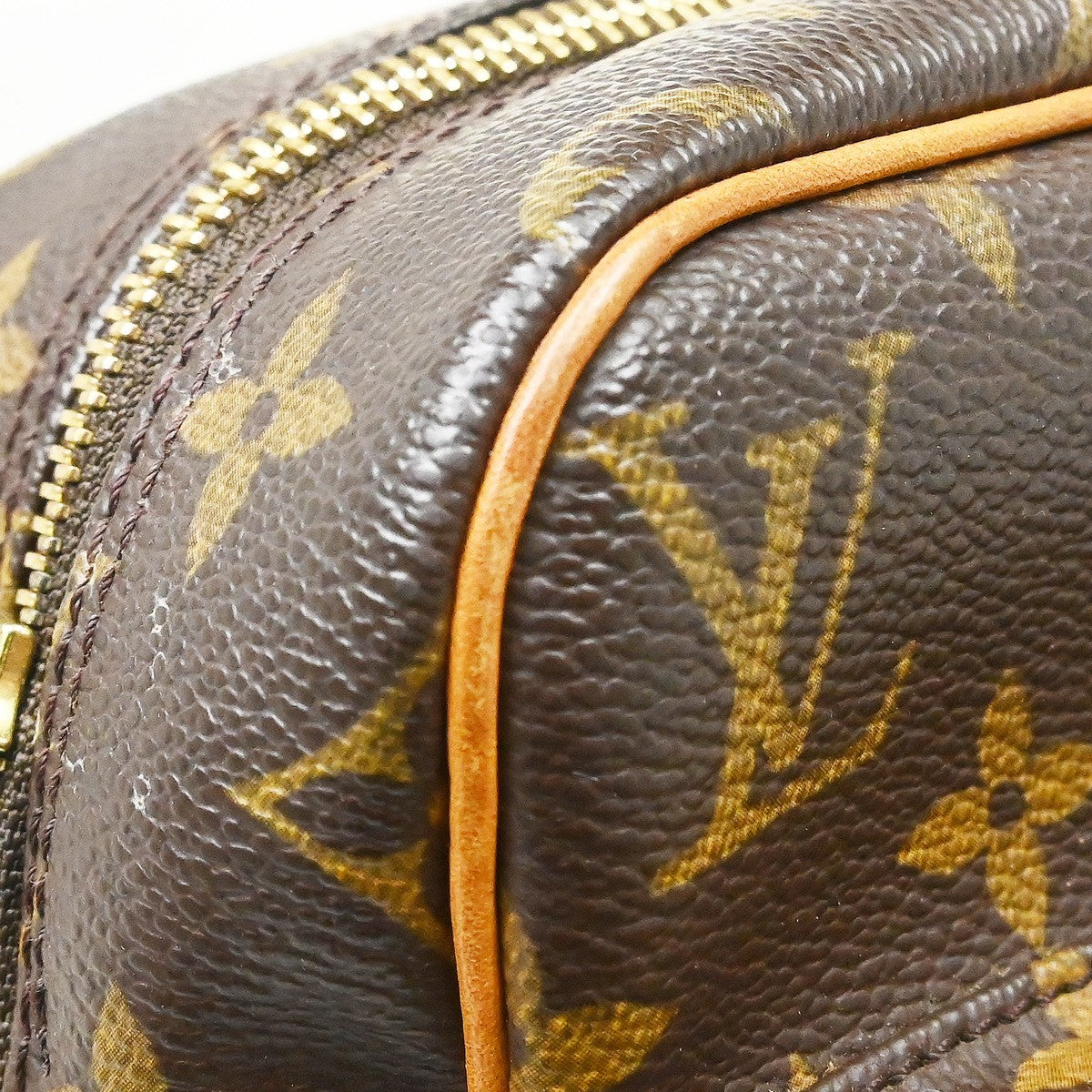 Louis Vuitton Nil Messenger Monogram Canvas Brown Canvas Shoulder Bag Bag (Pre-Owned)