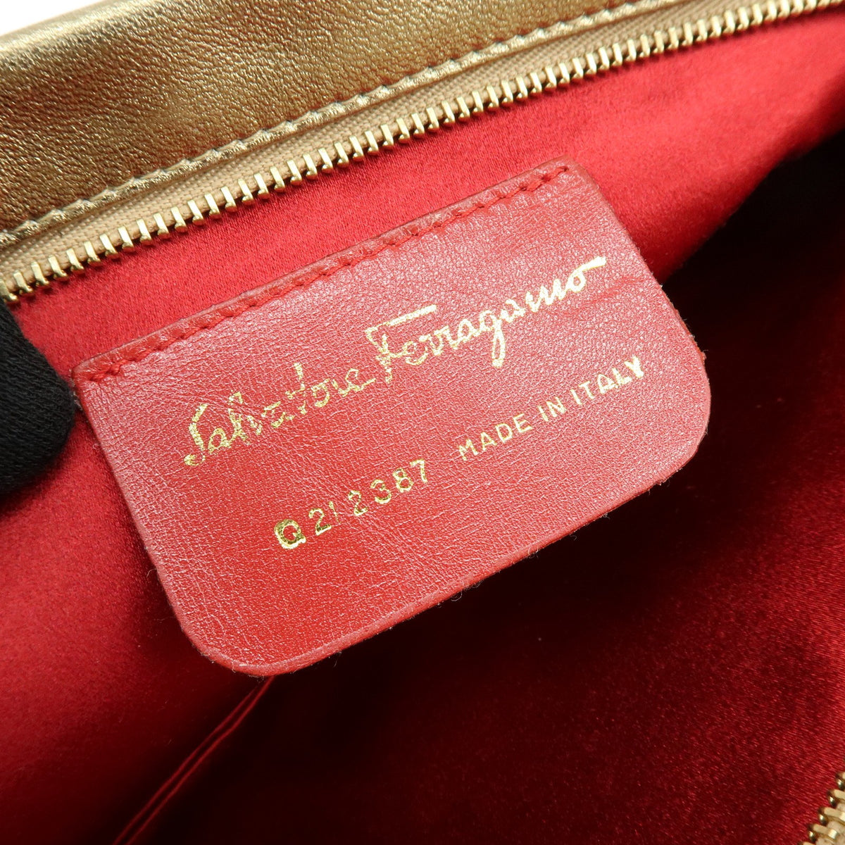 Salvatore Ferragamo Gancini Leather Gold Leather Crossbody Bag Bag (Pre-Owned)