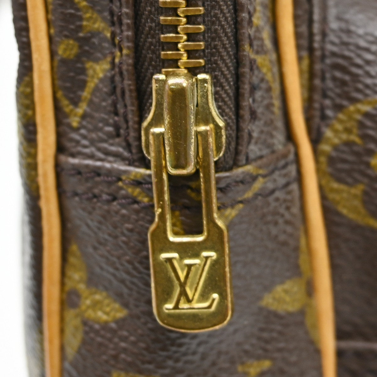 Louis Vuitton Amazone Bag Monogram Canvas Brown Canvas Shoulder Bag Bag (Pre-Owned)