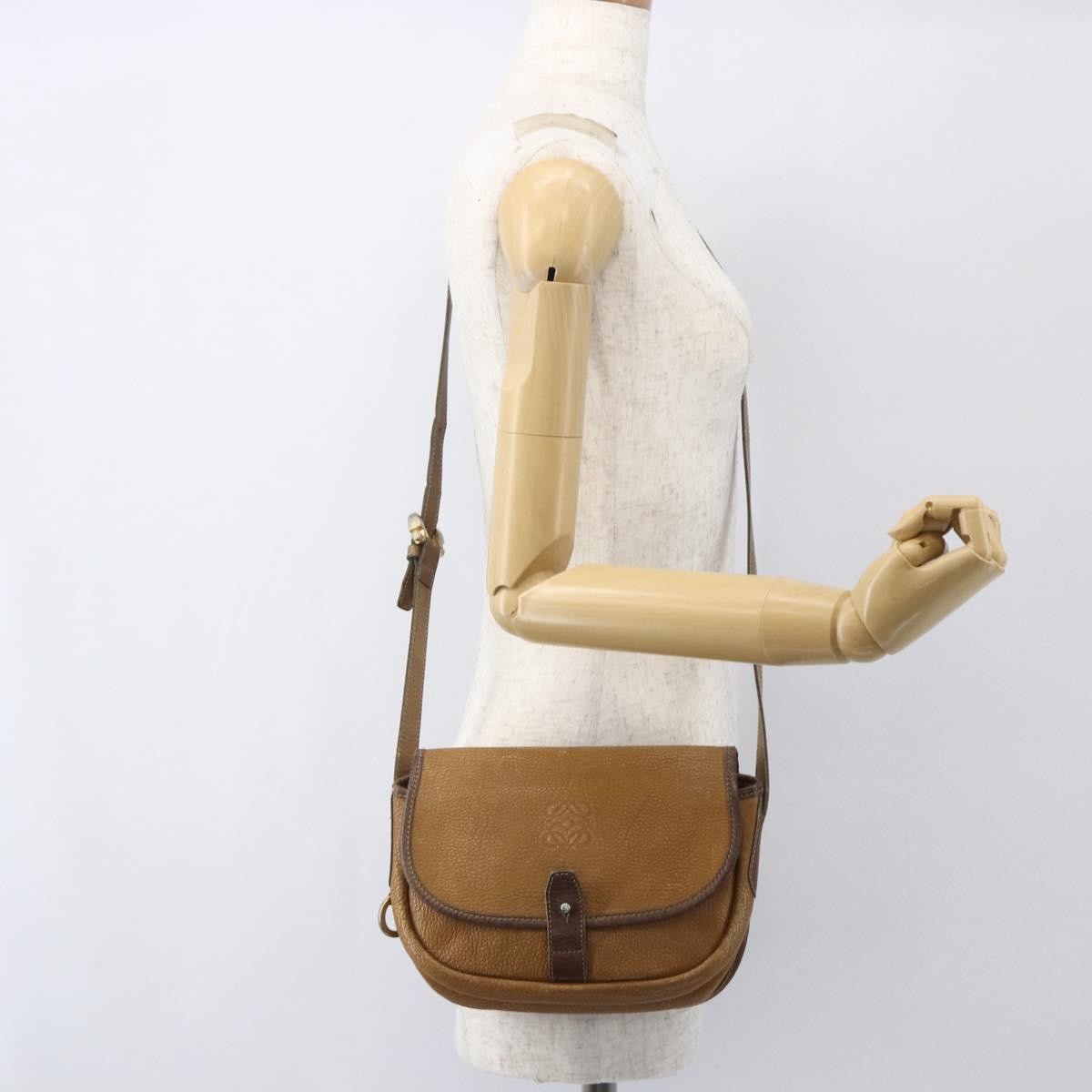 Loewe Anagram Shoulder Bag Leather Beige Leather Shoulder Bag Bag (Pre-Owned)