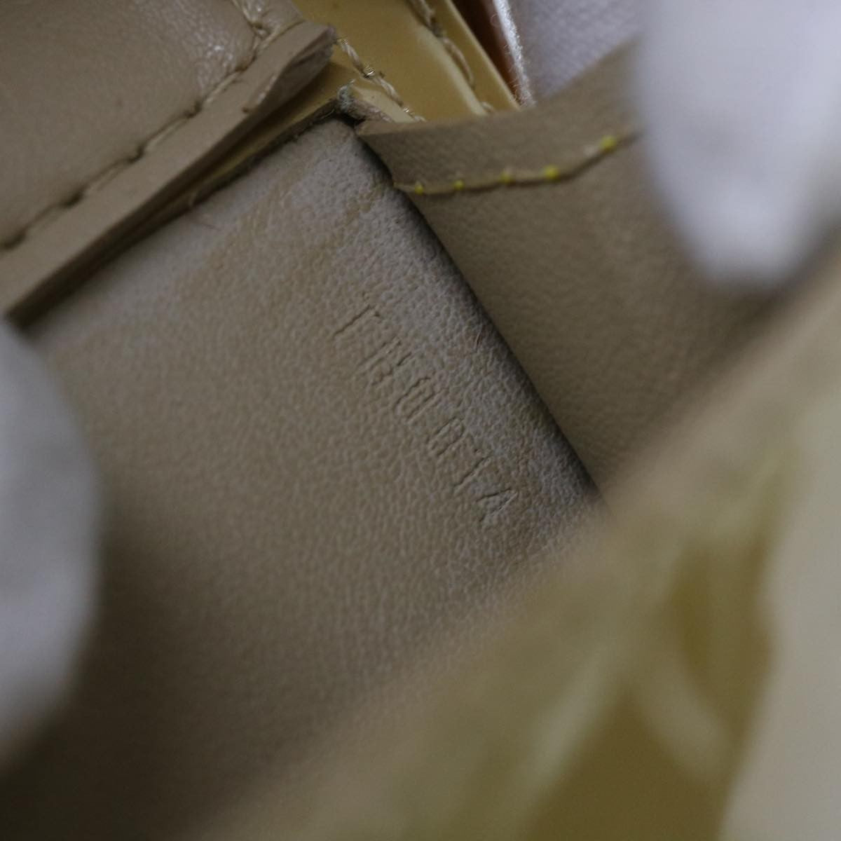 Louis Vuitton Mott Handbag Monogram Vernis Beige Patent_Leather Clutche & Pouche Bag (Pre-Owned)