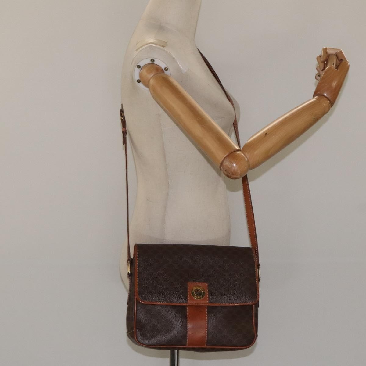 Celine Vintage Macadam Circle Logo Shoulder Bag Canvas And Leather Brown Canvas Shoulder Bag Bag (Pre-Owned)