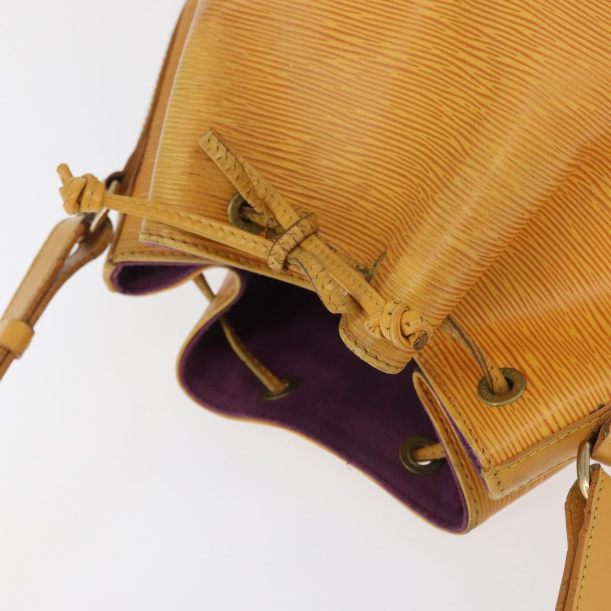 Louis Vuitton Noe Handbag Epi Leather Yellow Leather Shoulder Bag Bag (Pre-Owned)