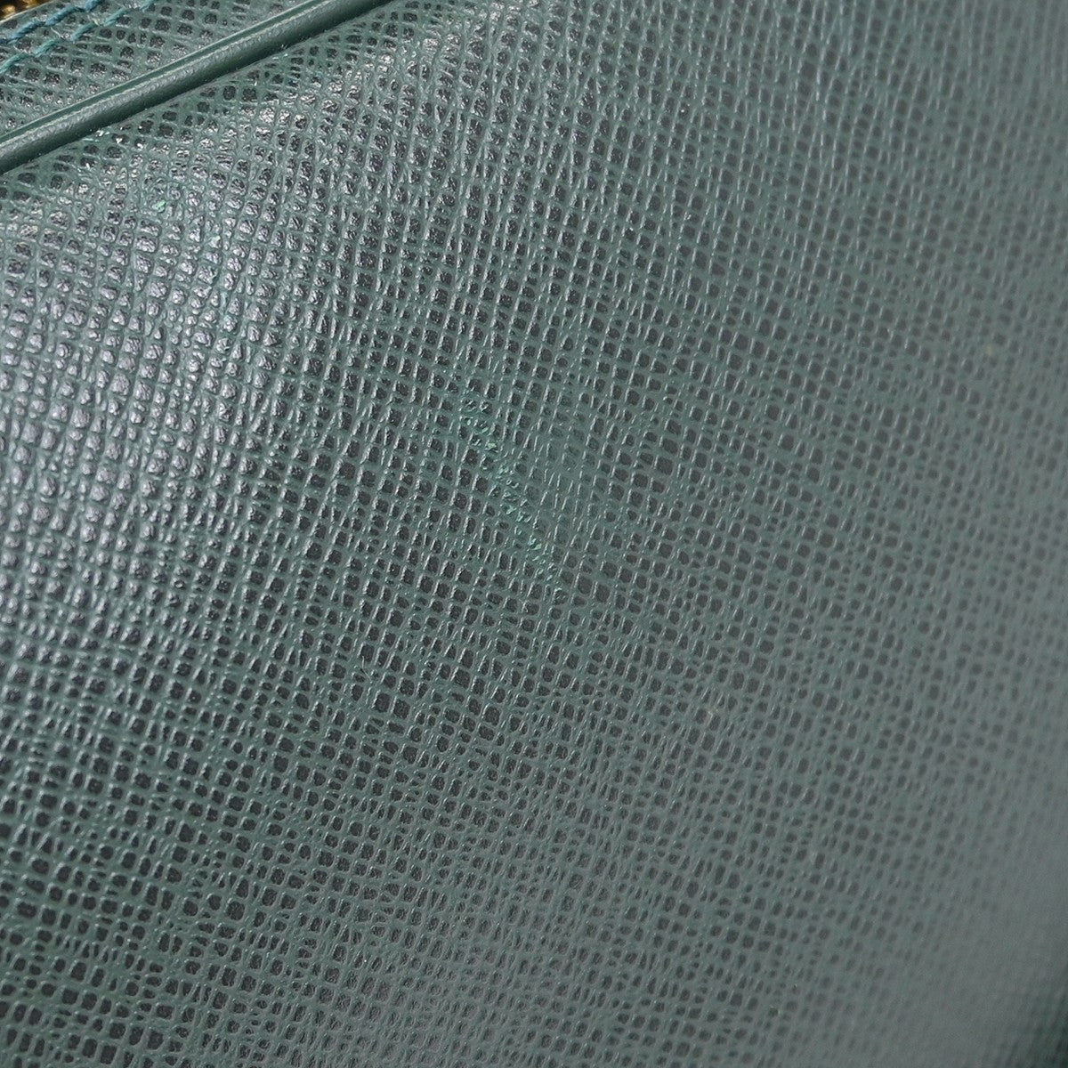 Louis Vuitton Reporter Bag Taiga Leather Green Leather Shoulder Bag Bag (Pre-Owned)