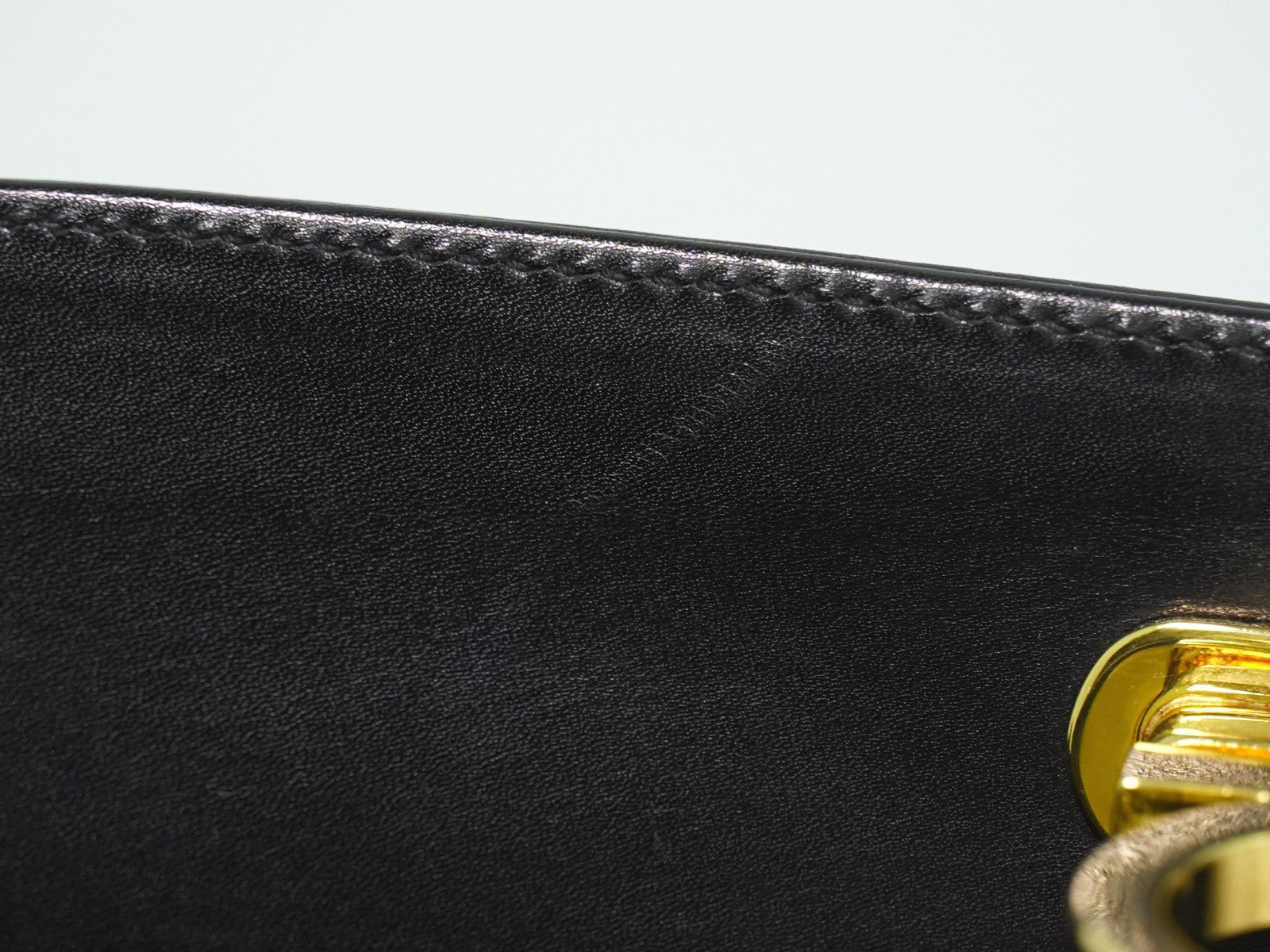 Salvatore Ferragamo Vintage Gancini Chain Shoulder Bag Leather Black Leather Shoulder Bag Bag (Pre-Owned)