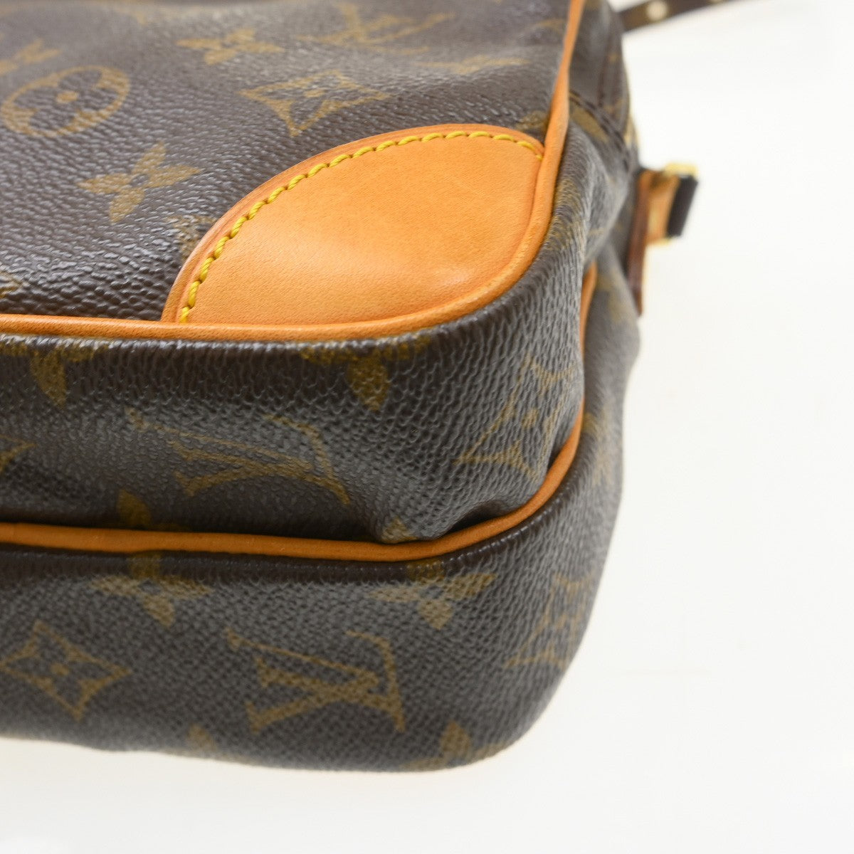 Louis Vuitton Amazone Bag Monogram Canvas Brown Canvas Shoulder Bag Bag (Pre-Owned)