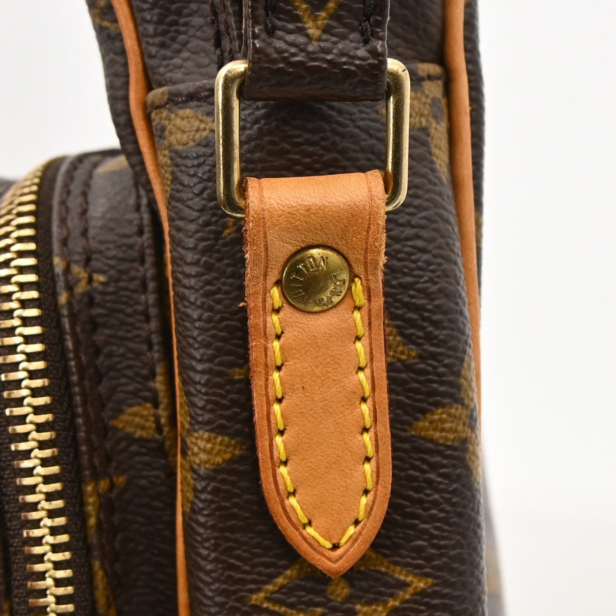 Louis Vuitton Amazone Bag Monogram Canvas Brown Canvas Shoulder Bag Bag (Pre-Owned)