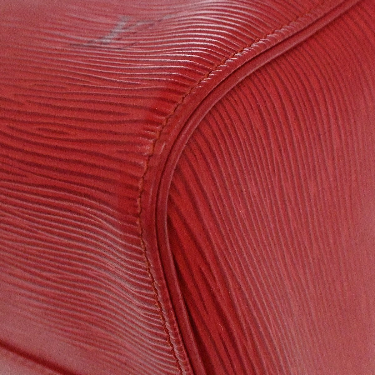 Louis Vuitton Speedy Handbag Epi Leather Red Leather Handbag (Pre-Owned)
