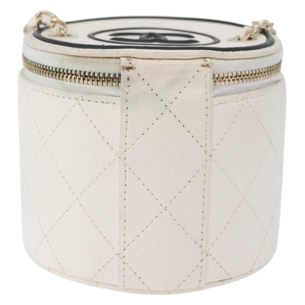 Chanel Cc Round Vanity Case With Chain Quilted Lambskin White Leather Clutche & Pouche Bag (Pre-Owned)