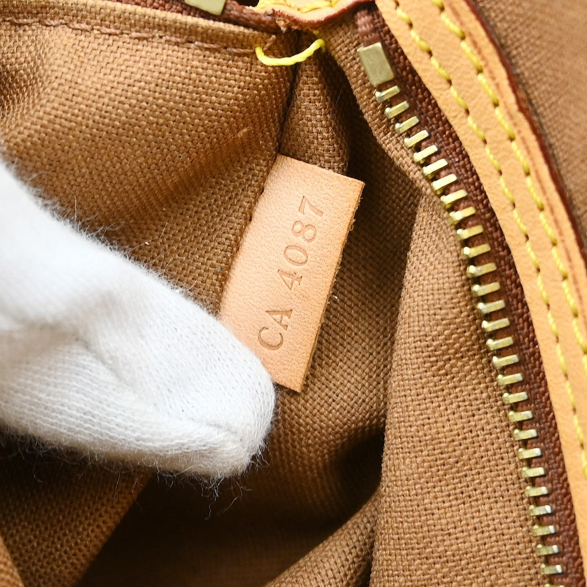 Louis Vuitton Batignolles Handbag Monogram Canvas Brown Canvas Shoulder Bag Bag (Pre-Owned)