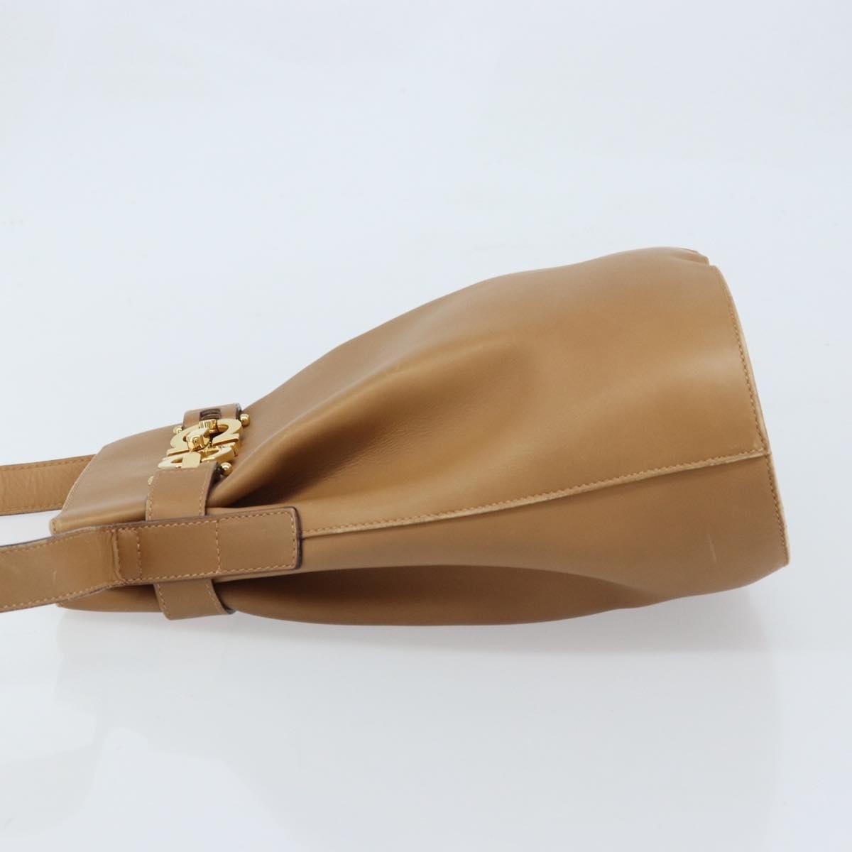 Salvatore Ferragamo Gancini Shoulder Bag Leather Beige Leather Shoulder Bag Bag (Pre-Owned)