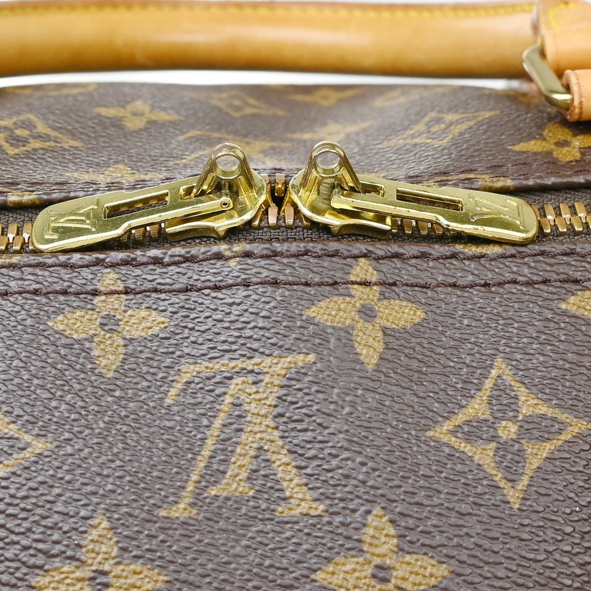 Louis Vuitton Keepall Bandouliere Bag Monogram Canvas Brown Canvas Travel Bag Bag (Pre-Owned)