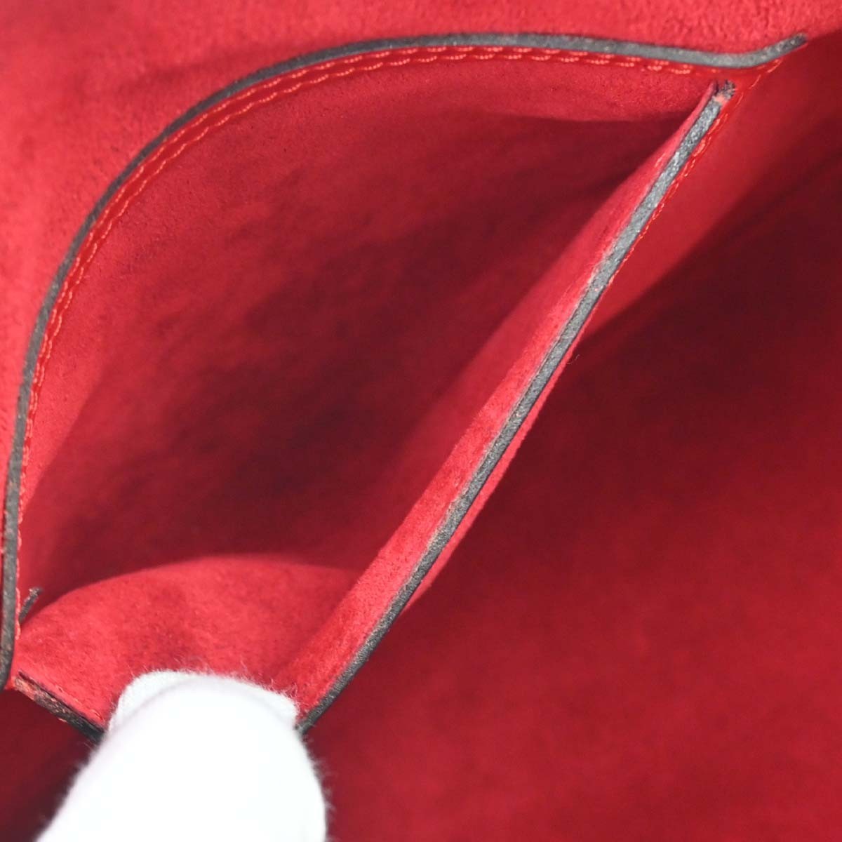 Louis Vuitton Alma Handbag Epi Leather Red Leather Handbag (Pre-Owned)