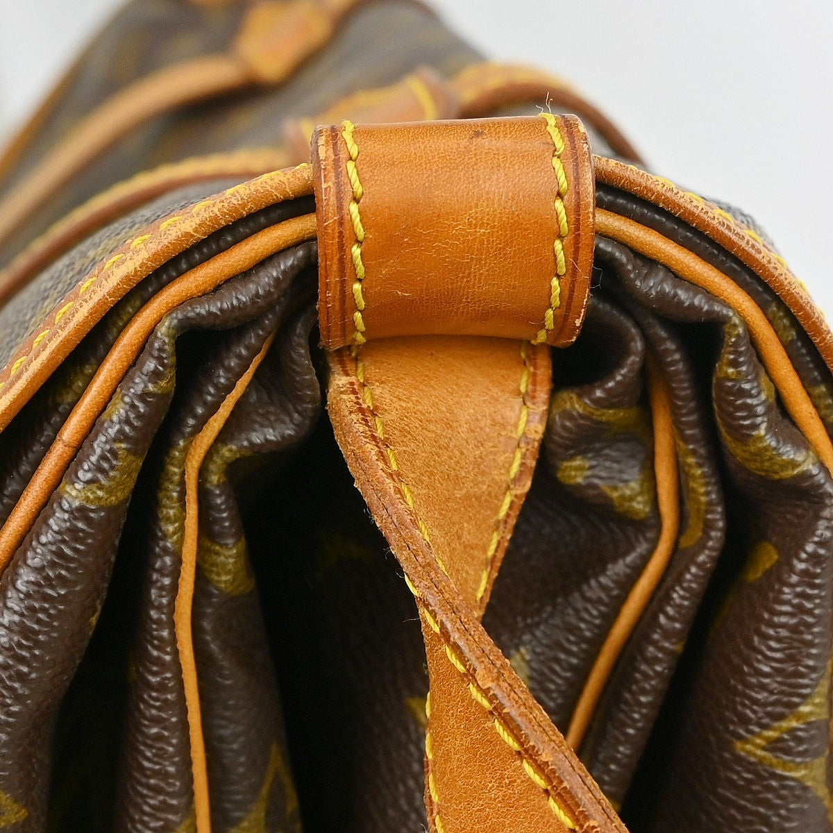 Louis Vuitton Saumur Handbag Monogram Canvas Brown Canvas Shoulder Bag Bag (Pre-Owned)