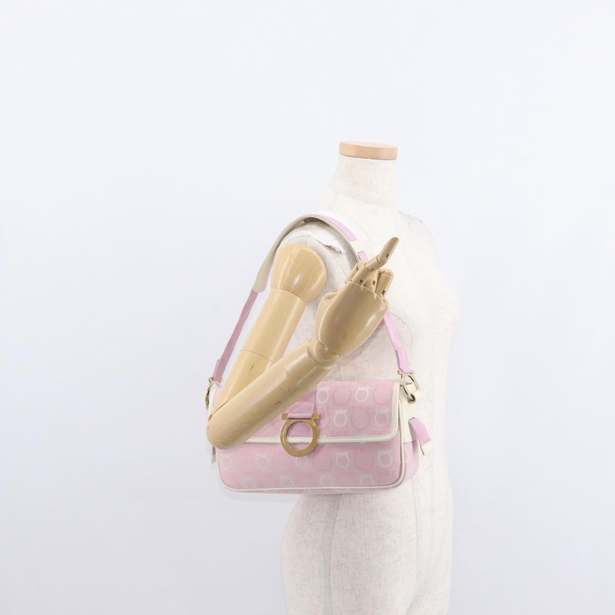 Salvatore Ferragamo Gancini Shoulder Bag Canvas Pink Canvas Shoulder Bag Bag (Pre-Owned)