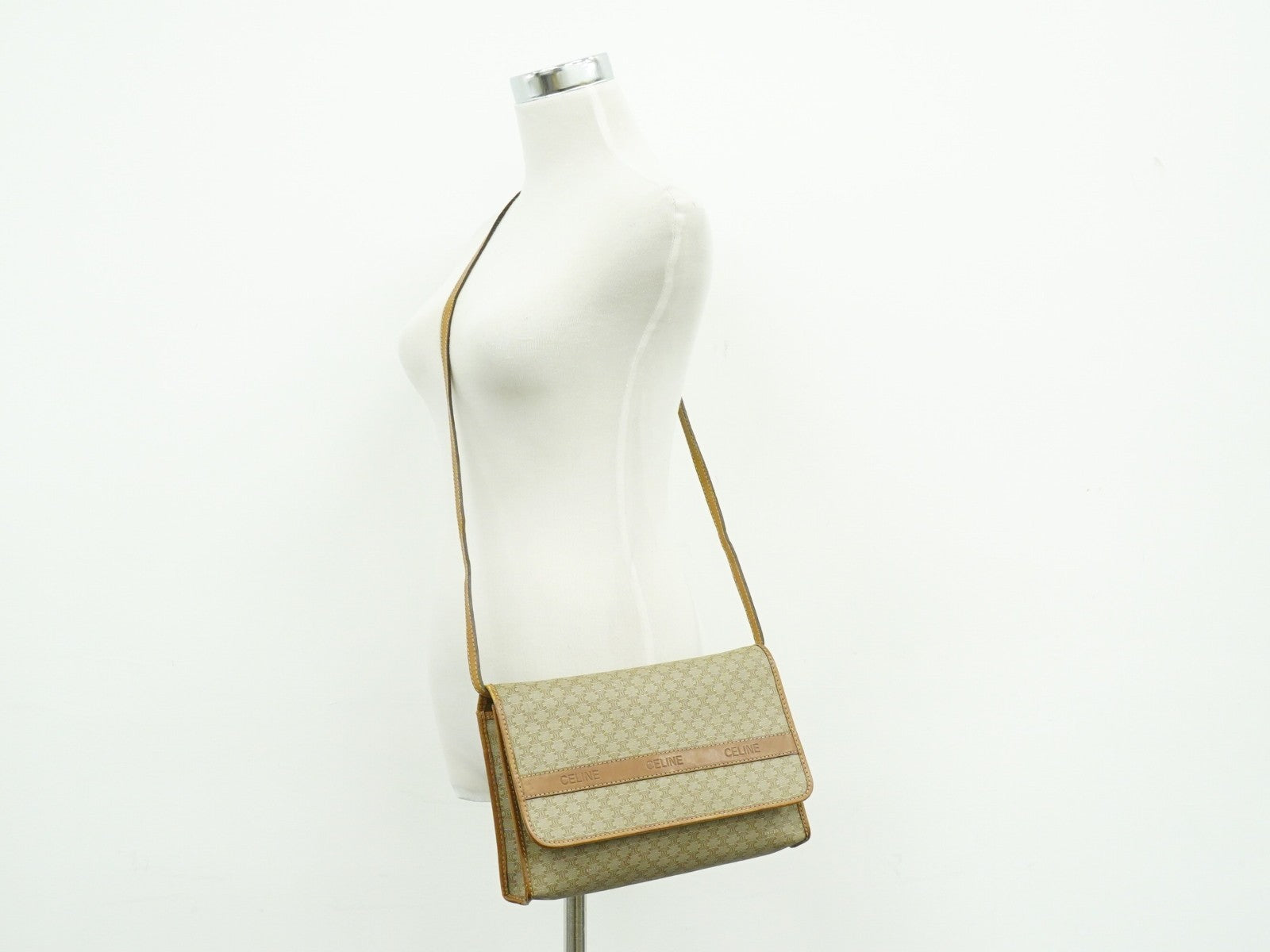 Celine Vintage Macadam Shoulder Bag Canvas Beige Canvas Shoulder Bag Bag (Pre-Owned)