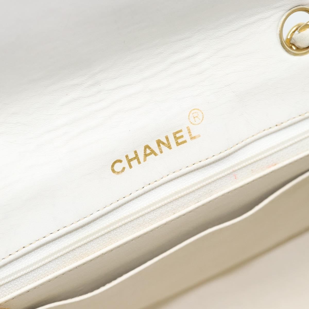 Chanel Vintage Mademoiselle Lock Trapezoid Flap Bag Quilted Lambskin White Leather Shoulder Bag Bag (Pre-Owned)