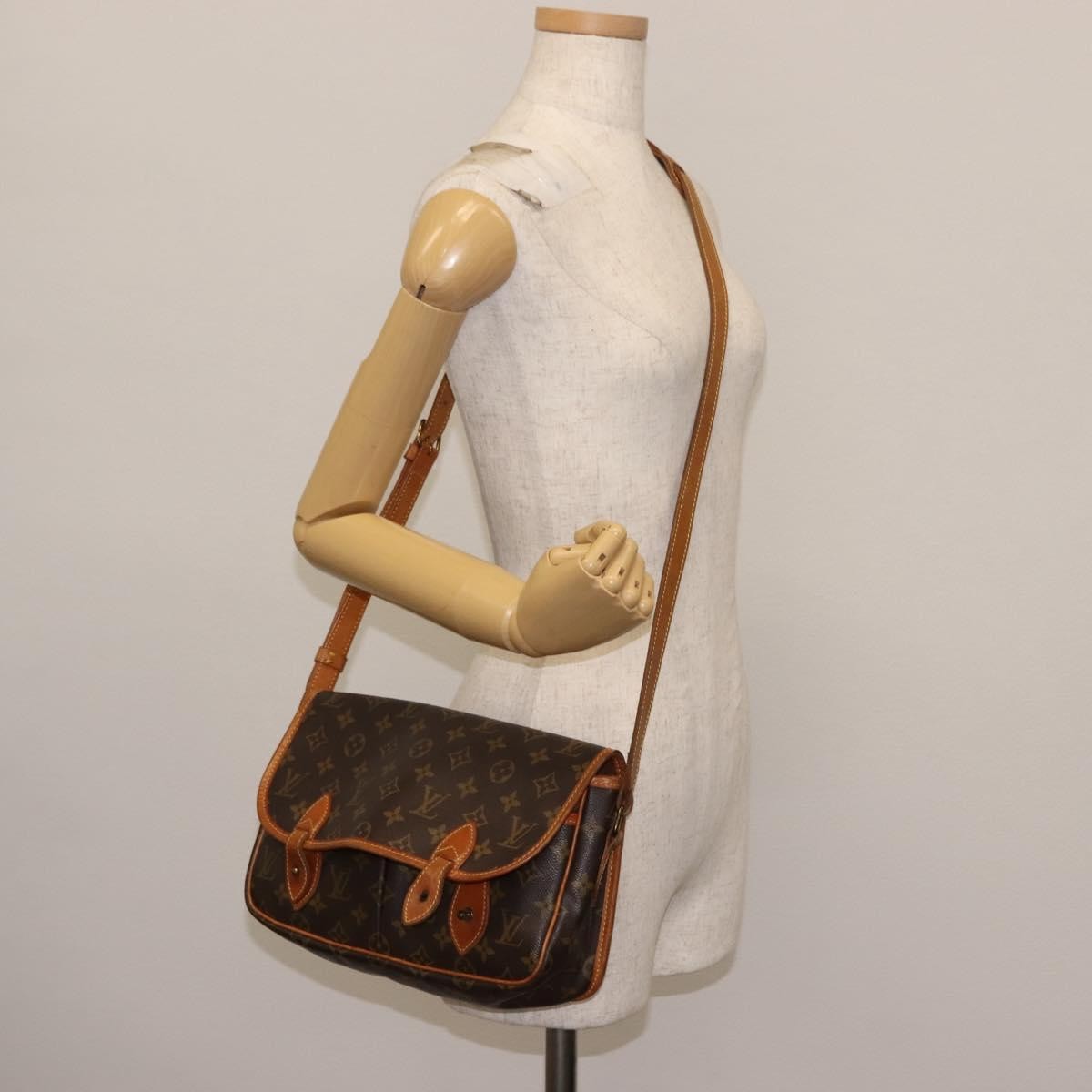 Louis Vuitton Sac Gibeciere Messenger Bag Monogram Canvas Brown Canvas Bag (Pre-Owned)