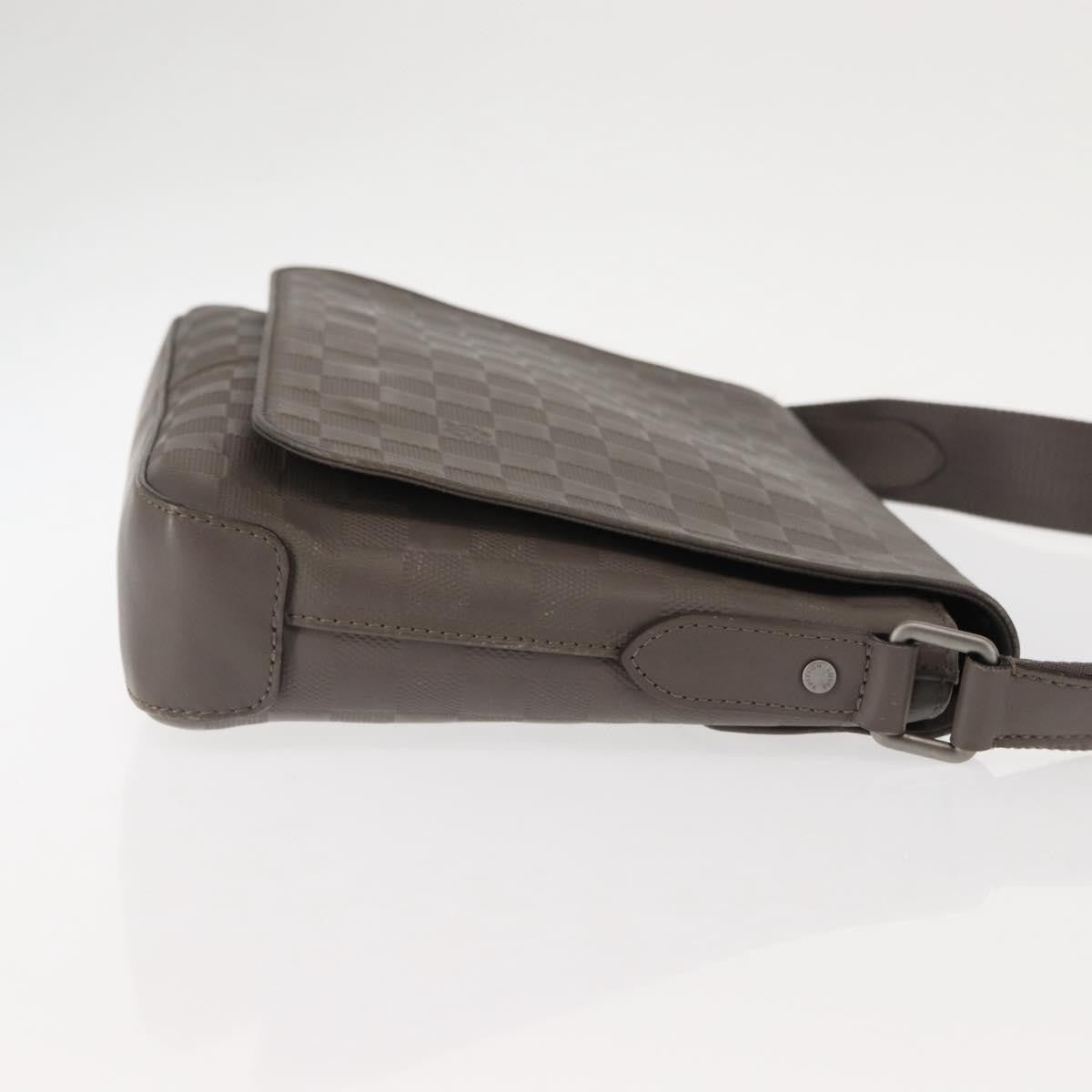 Louis Vuitton District Messenger Bag Damier Infini Leather Gray Leather Shoulder Bag Bag (Pre-Owned)