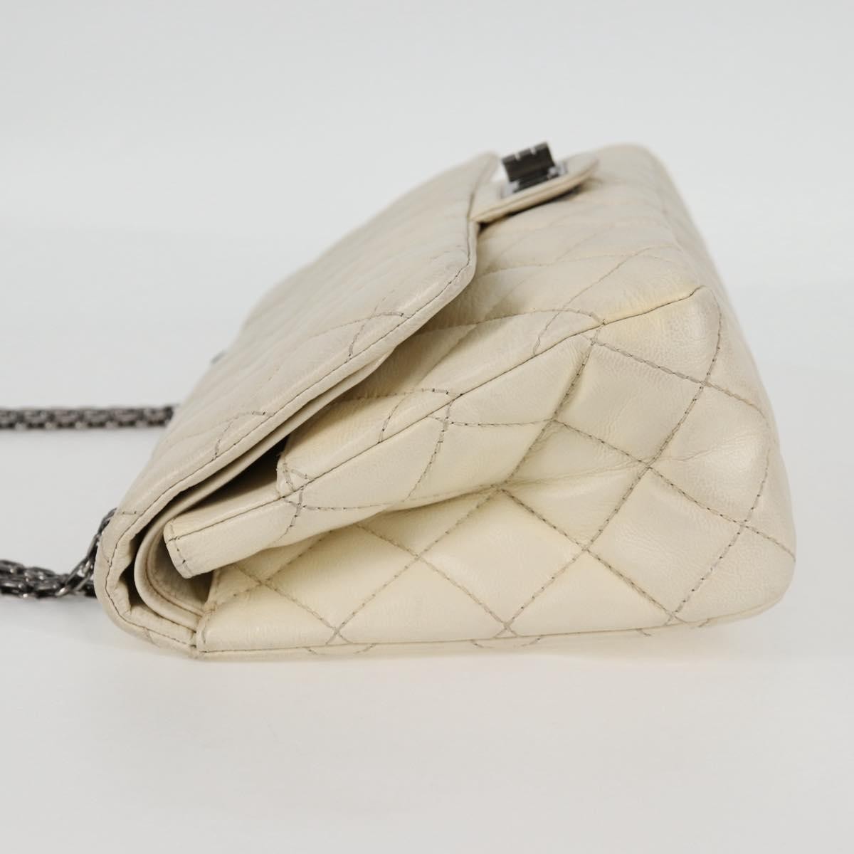 Chanel Reissue 2.55 Flap Bag Quilted Caviar White Leather Shoulder Bag Bag (Pre-Owned)