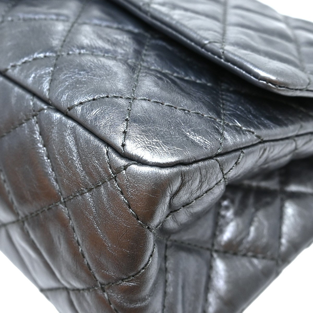 Chanel Reissue 2.55 Flap Bag Metallic Leather Silver Calfskin Handbag (Pre-Owned)