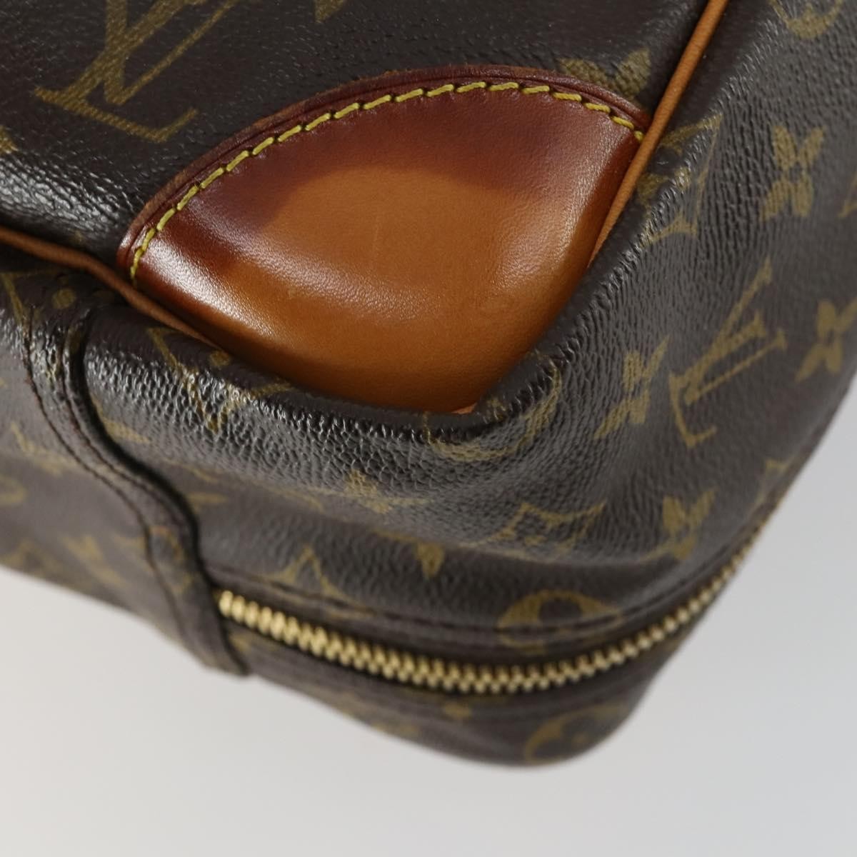 Louis Vuitton Sirius Handbag Monogram Canvas Brown Canvas Travel Bag Bag (Pre-Owned)