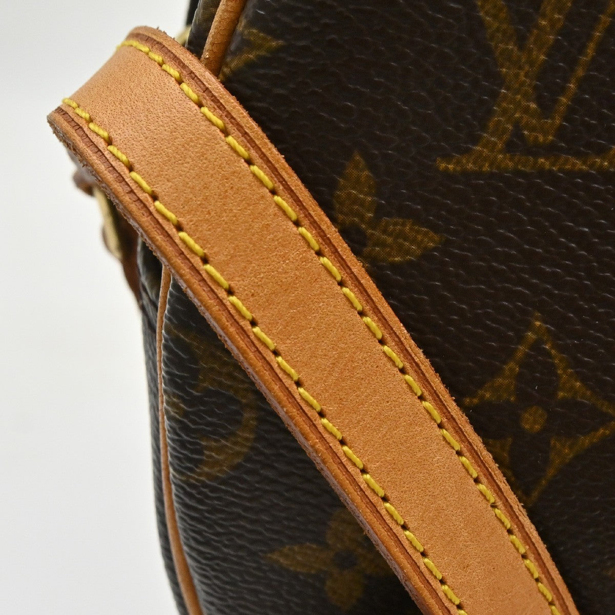 Louis Vuitton Blois Handbag Monogram Canvas Brown Canvas Shoulder Bag Bag (Pre-Owned)