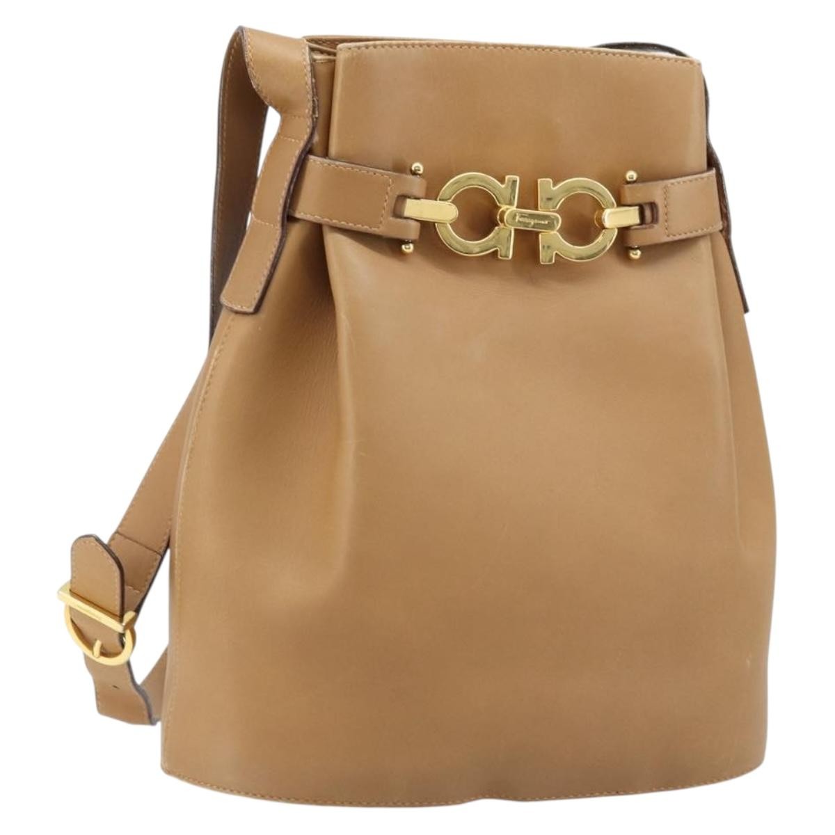 Salvatore Ferragamo Gancini Shoulder Bag Leather Beige Leather Shoulder Bag Bag (Pre-Owned)