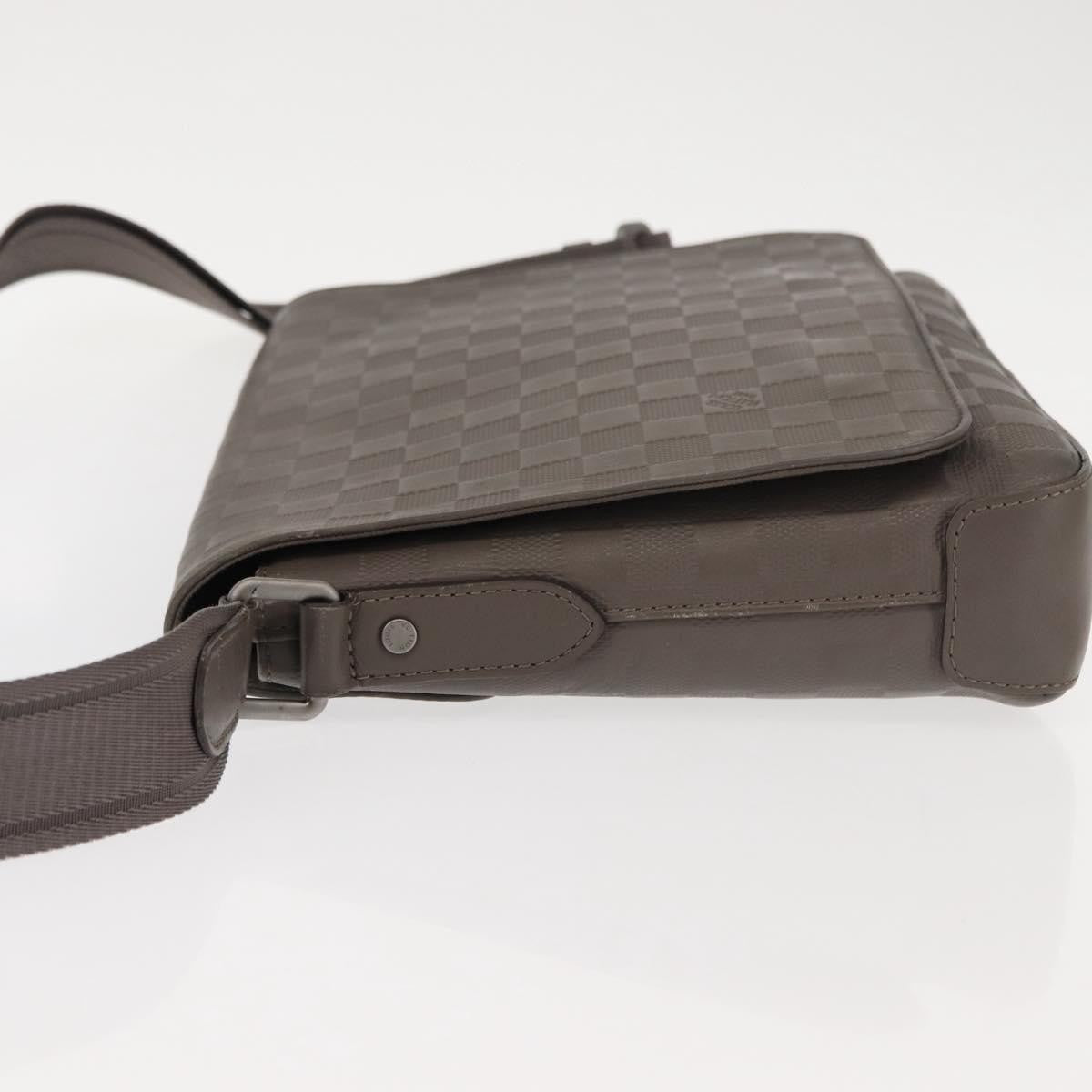 Louis Vuitton District Messenger Bag Damier Infini Leather Gray Leather Shoulder Bag Bag (Pre-Owned)