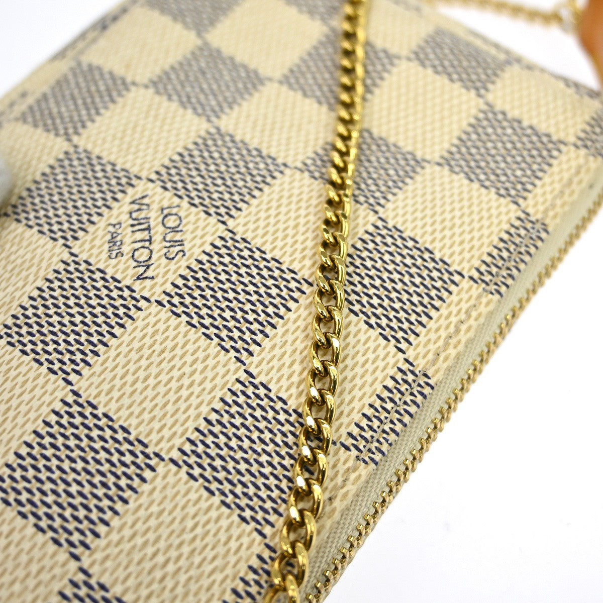 Louis Vuitton Mini Pochette Accessoires Damier Canvas White Canvas Clutche & Pouche Bag (Pre-Owned)